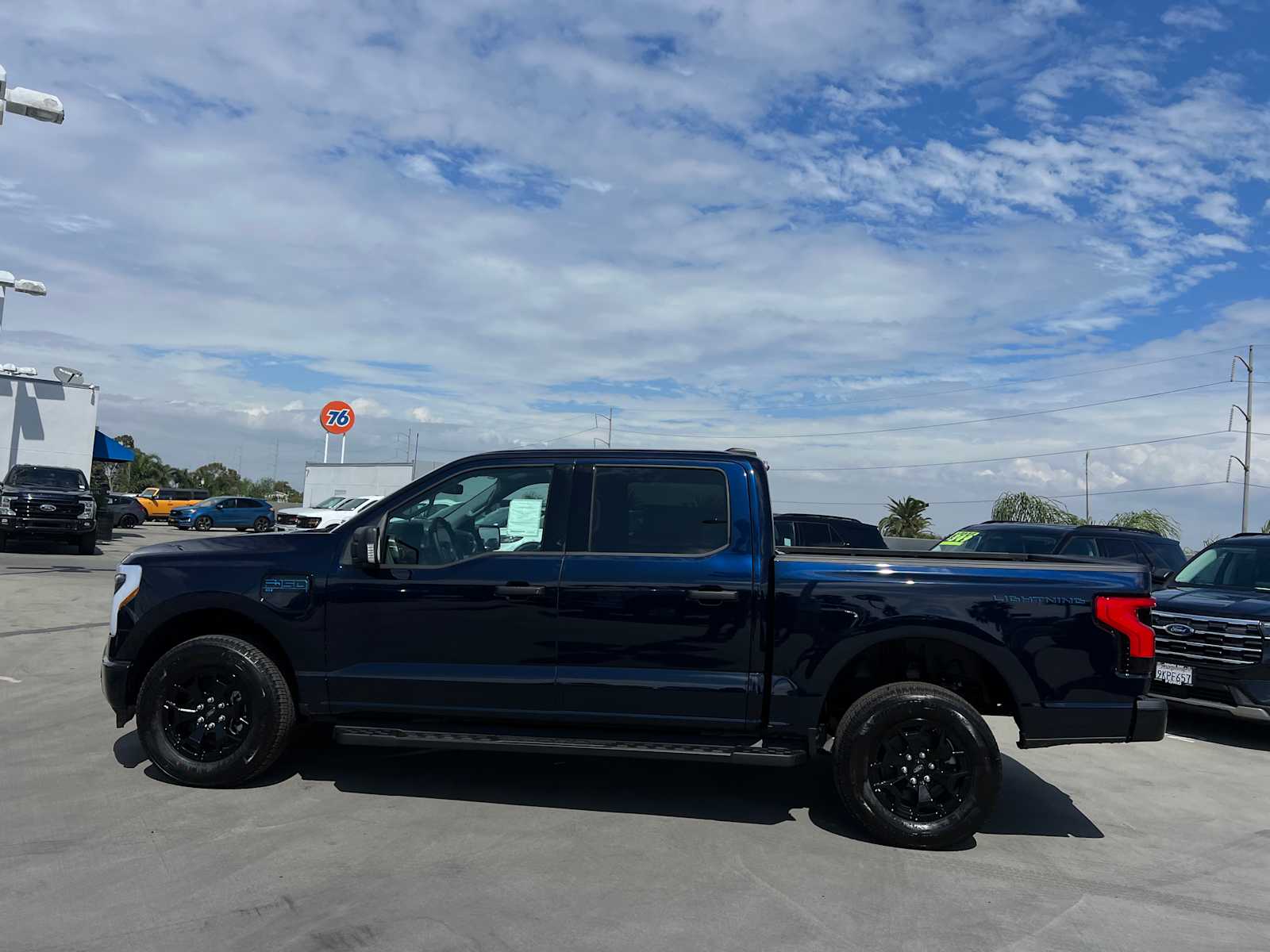 2025 Ford F-150 Lightning XLT photo 24