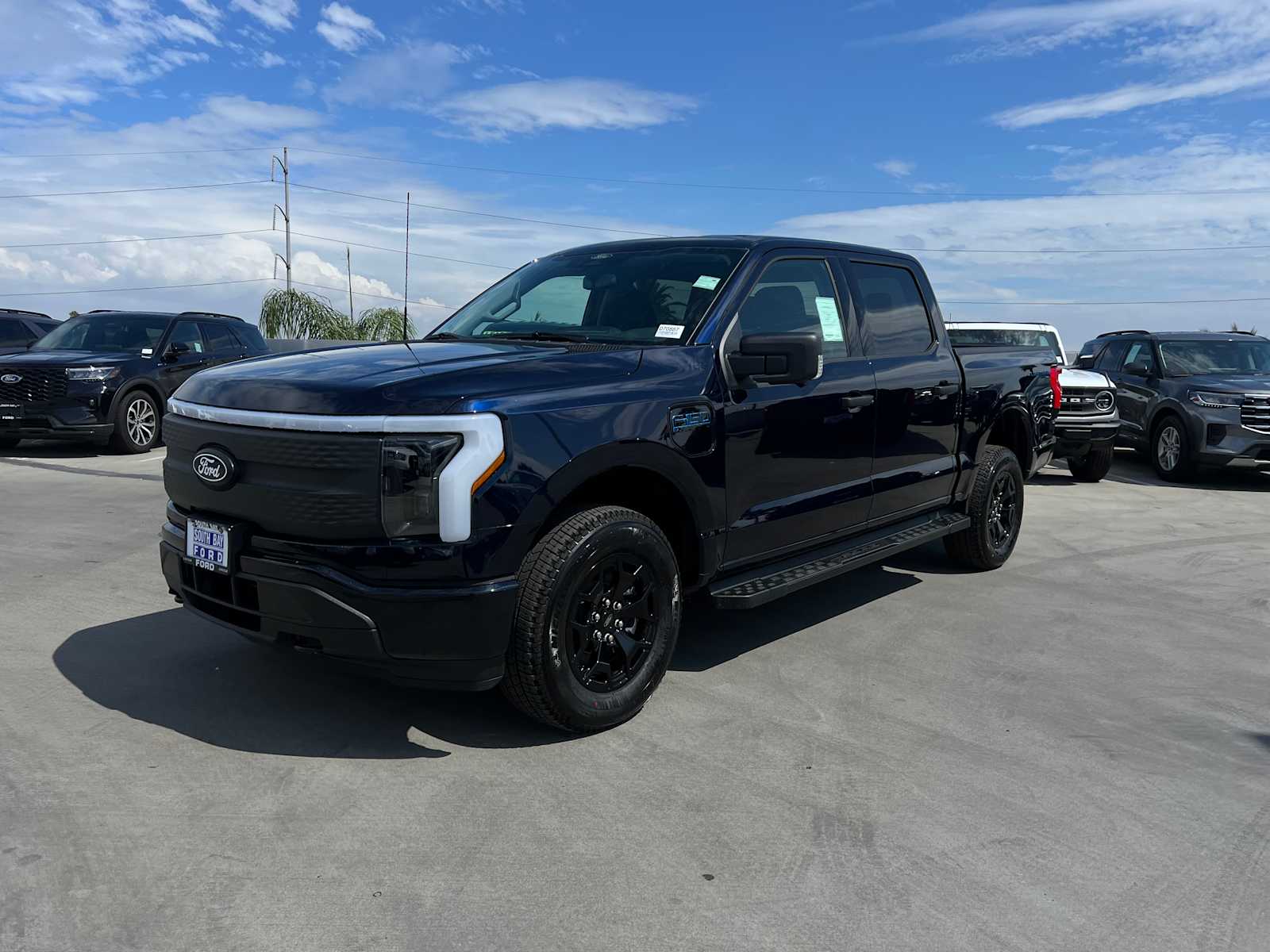2025 Ford F-150 Lightning XLT photo 23