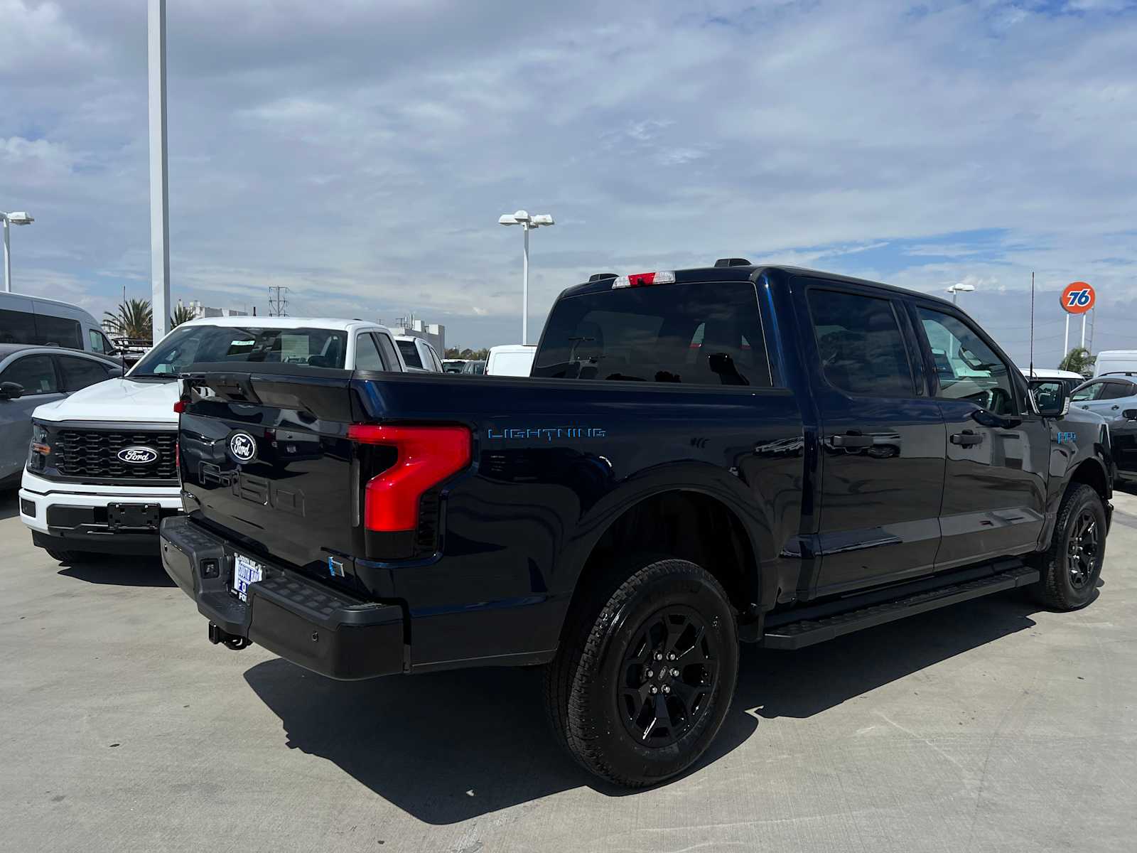2025 Ford F-150 Lightning XLT photo 27