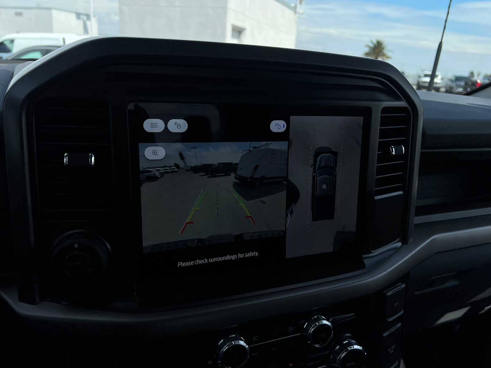 2025 Ford F-150 Lightning XLT photo 47