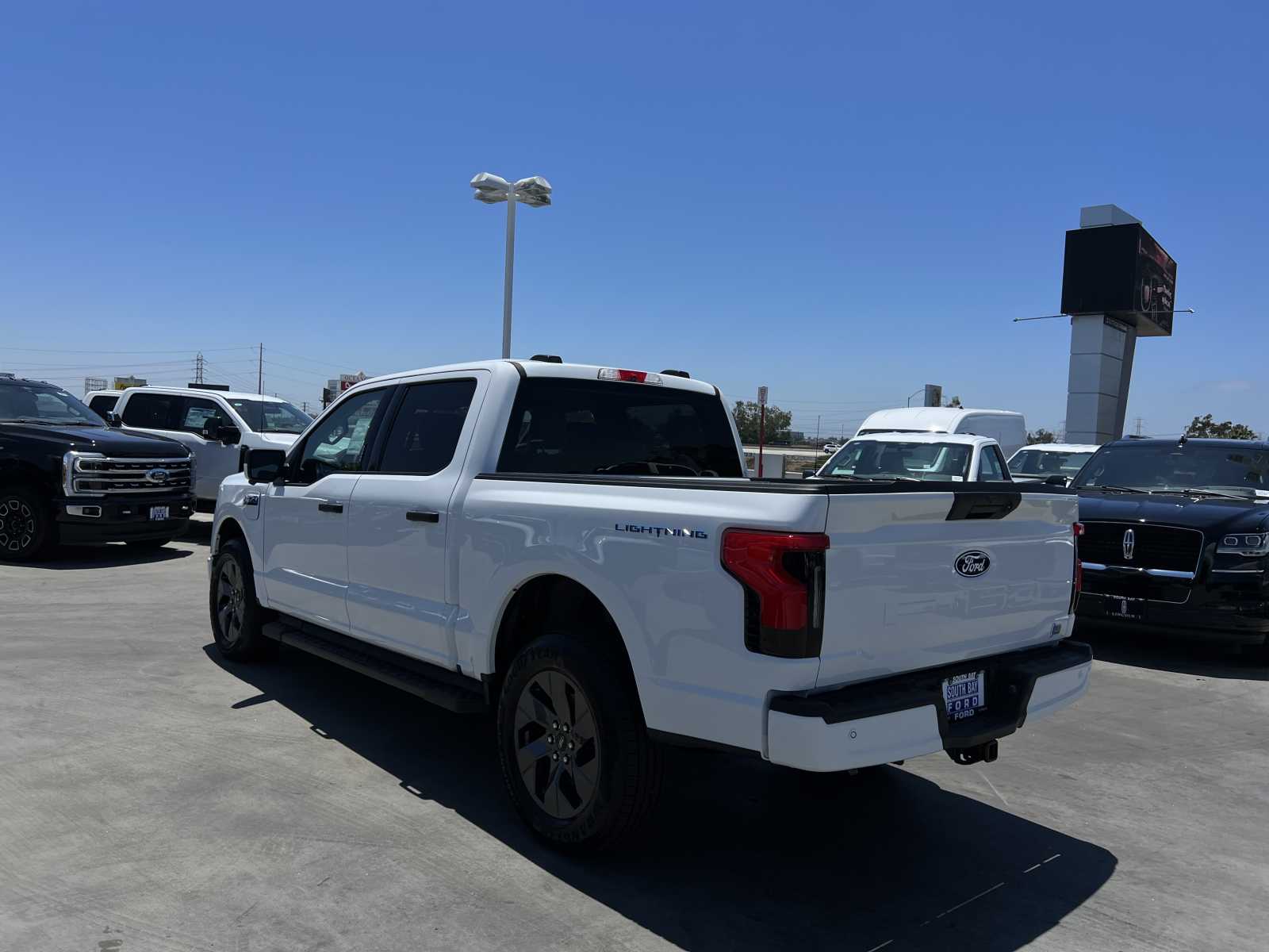 2024 Ford F-150 Lightning XLT 4WD SuperCrew 5.5 Box