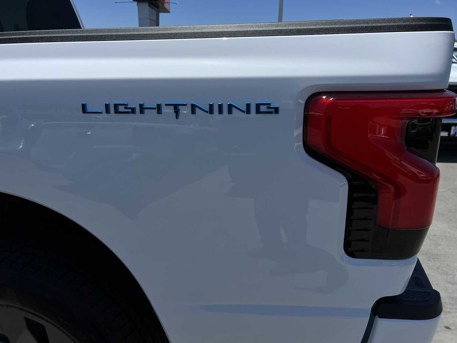 2024 Ford F-150 Lightning XLT 4WD SuperCrew 5.5 Box