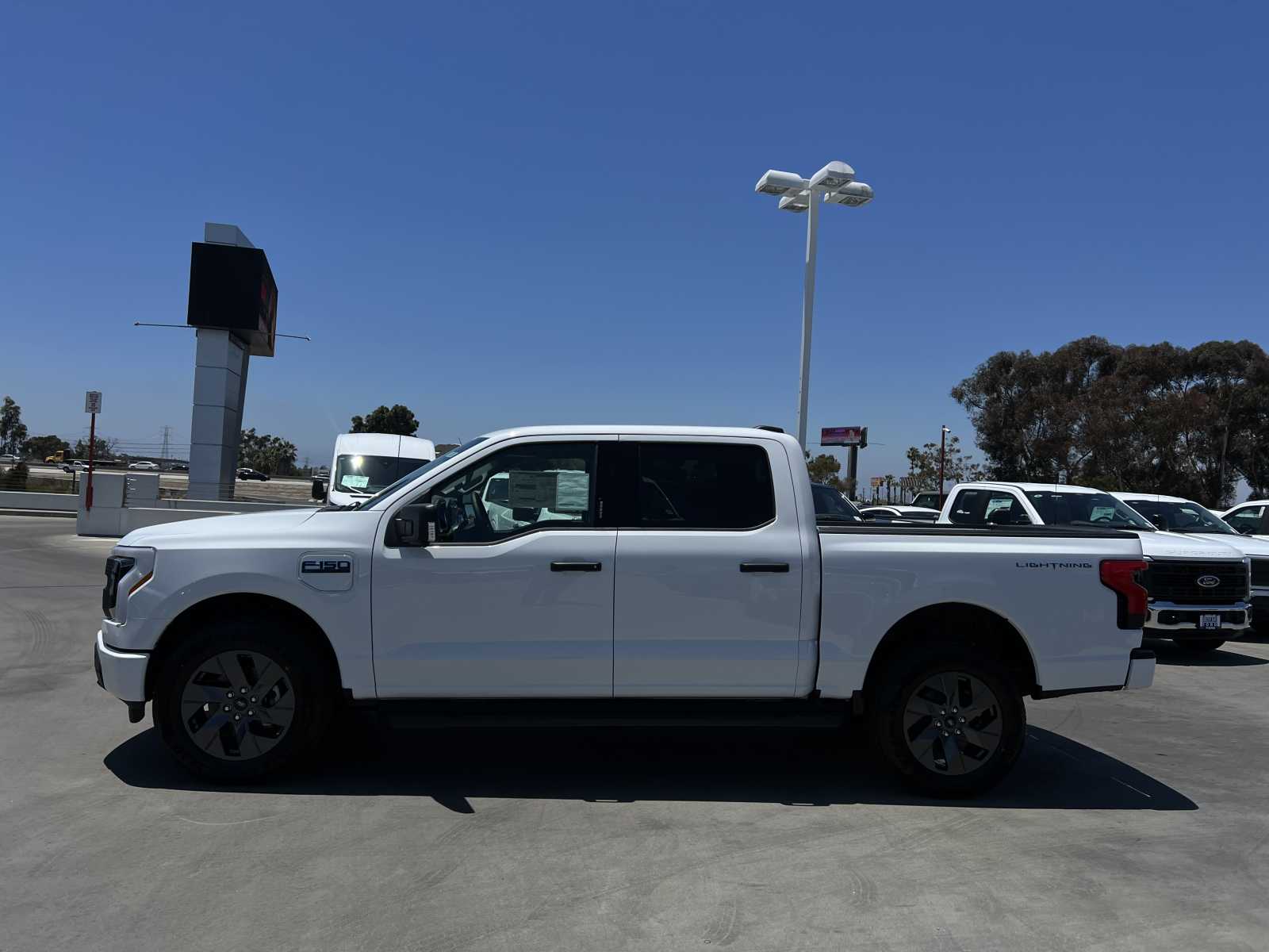 2024 Ford F-150 Lightning XLT 4WD SuperCrew 5.5 Box