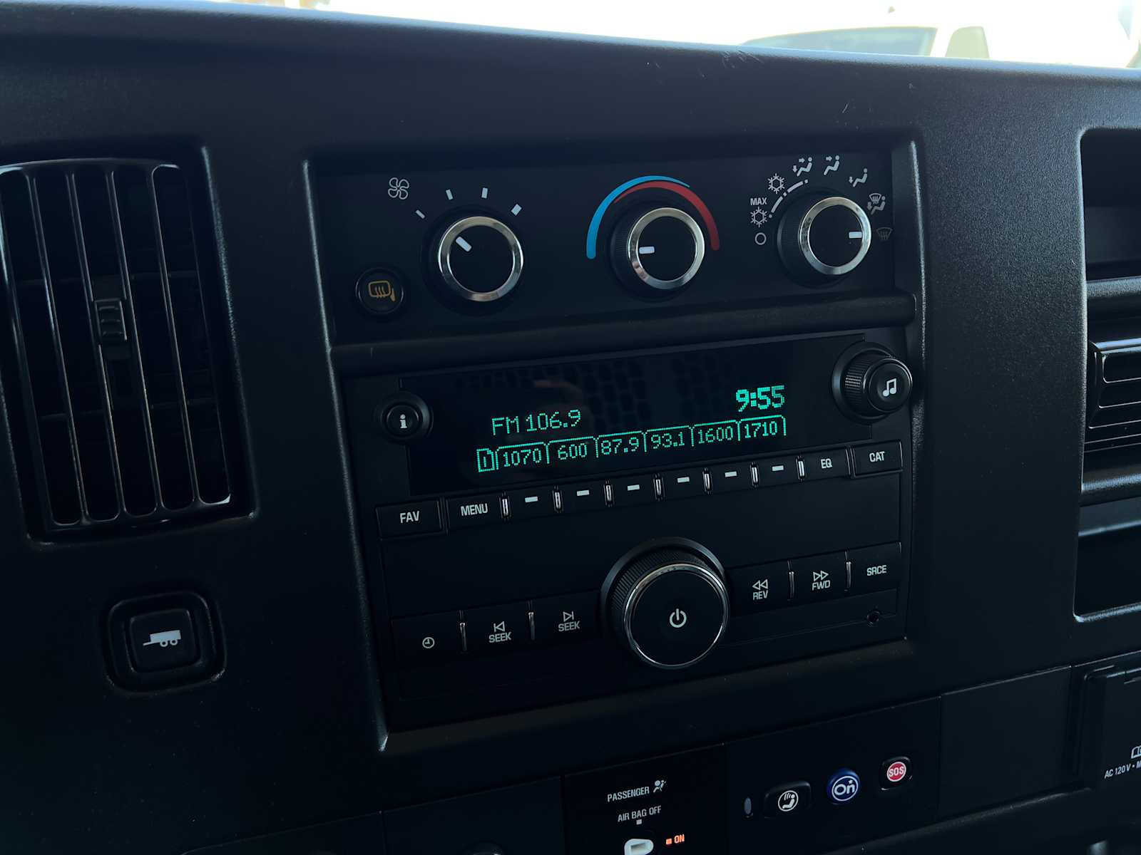 2022 Chevrolet Express 