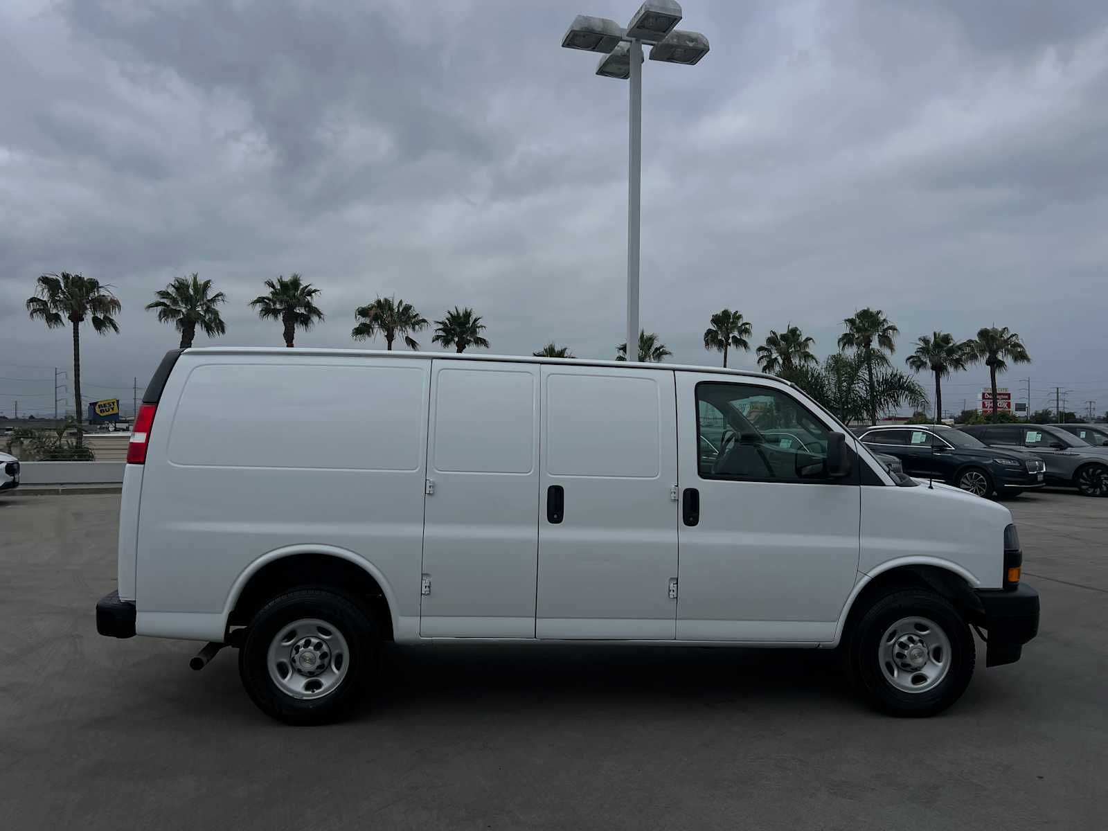 2022 Chevrolet Express 