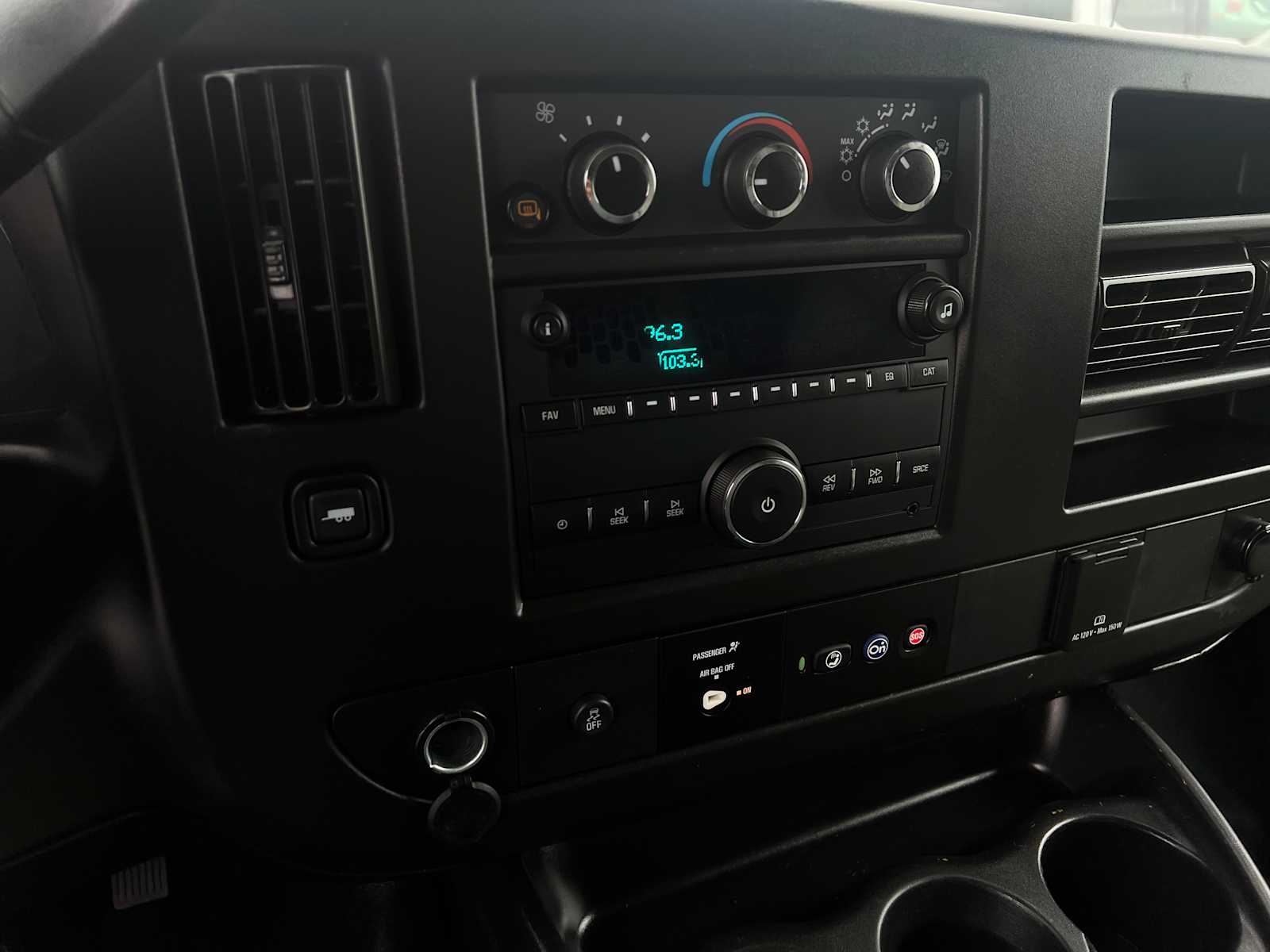 2022 Chevrolet Express 