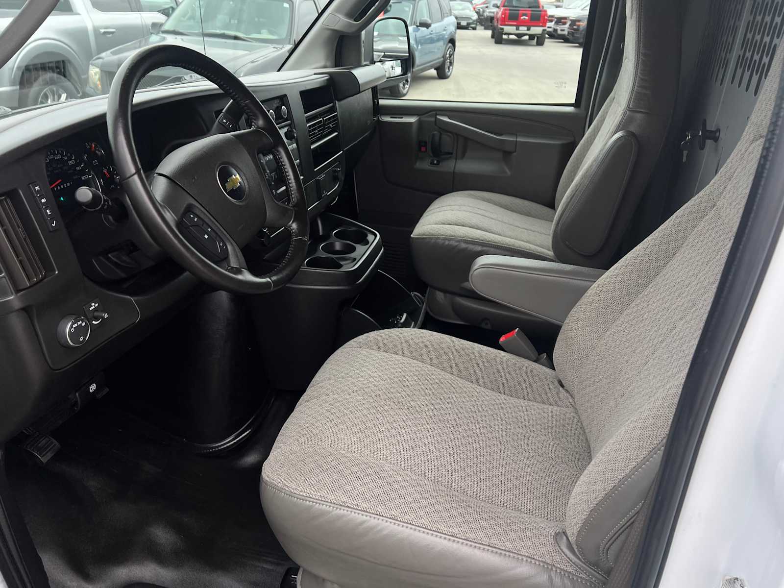 2022 Chevrolet Express 