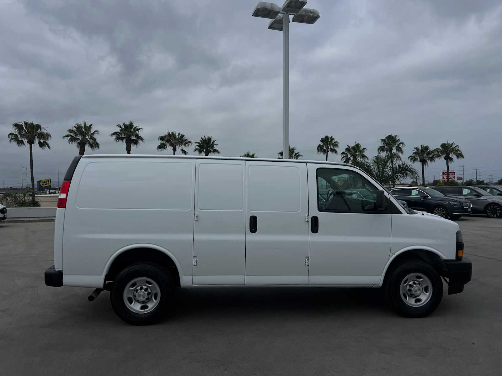 2022 Chevrolet Express 