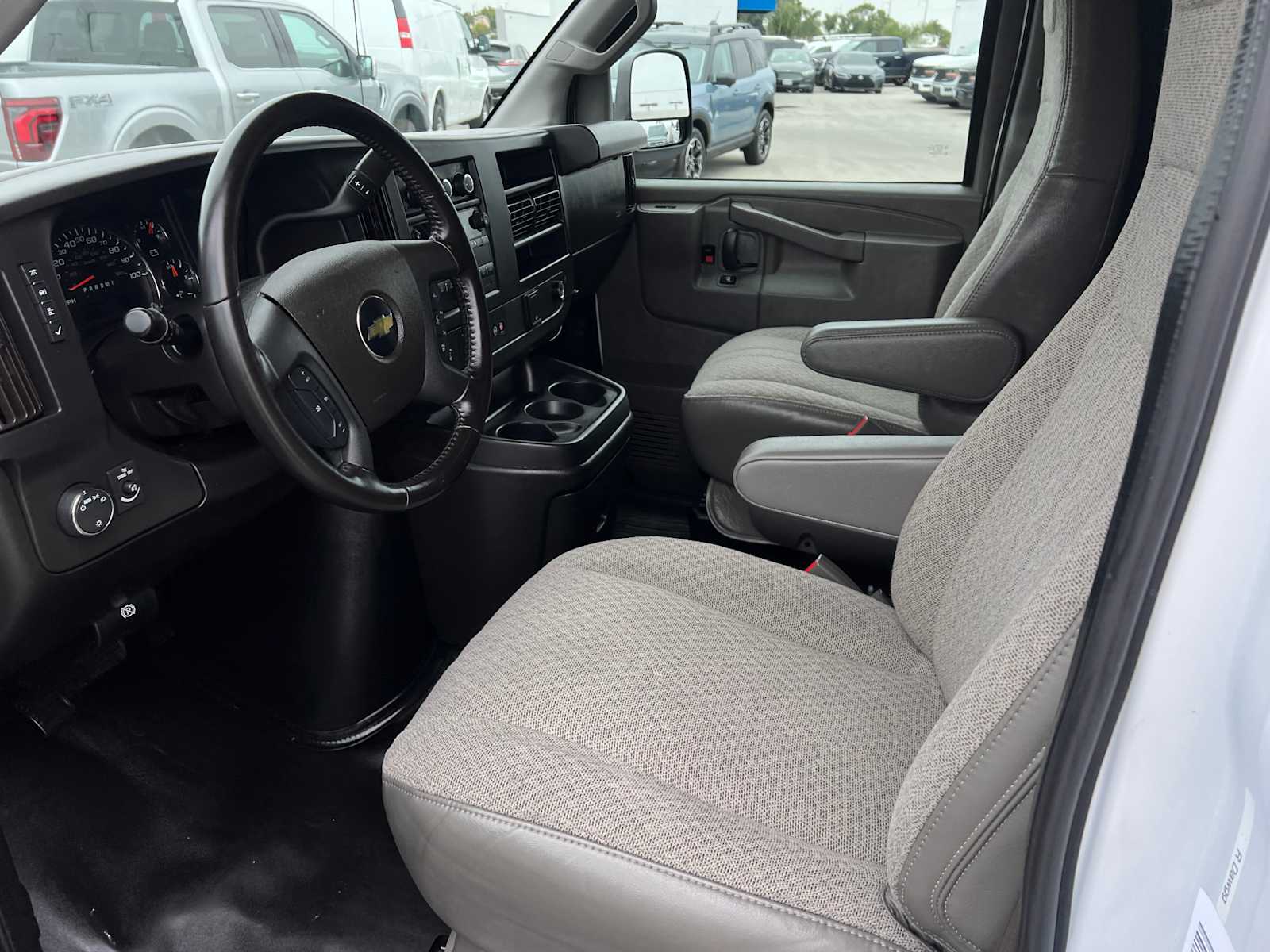 2022 Chevrolet Express 