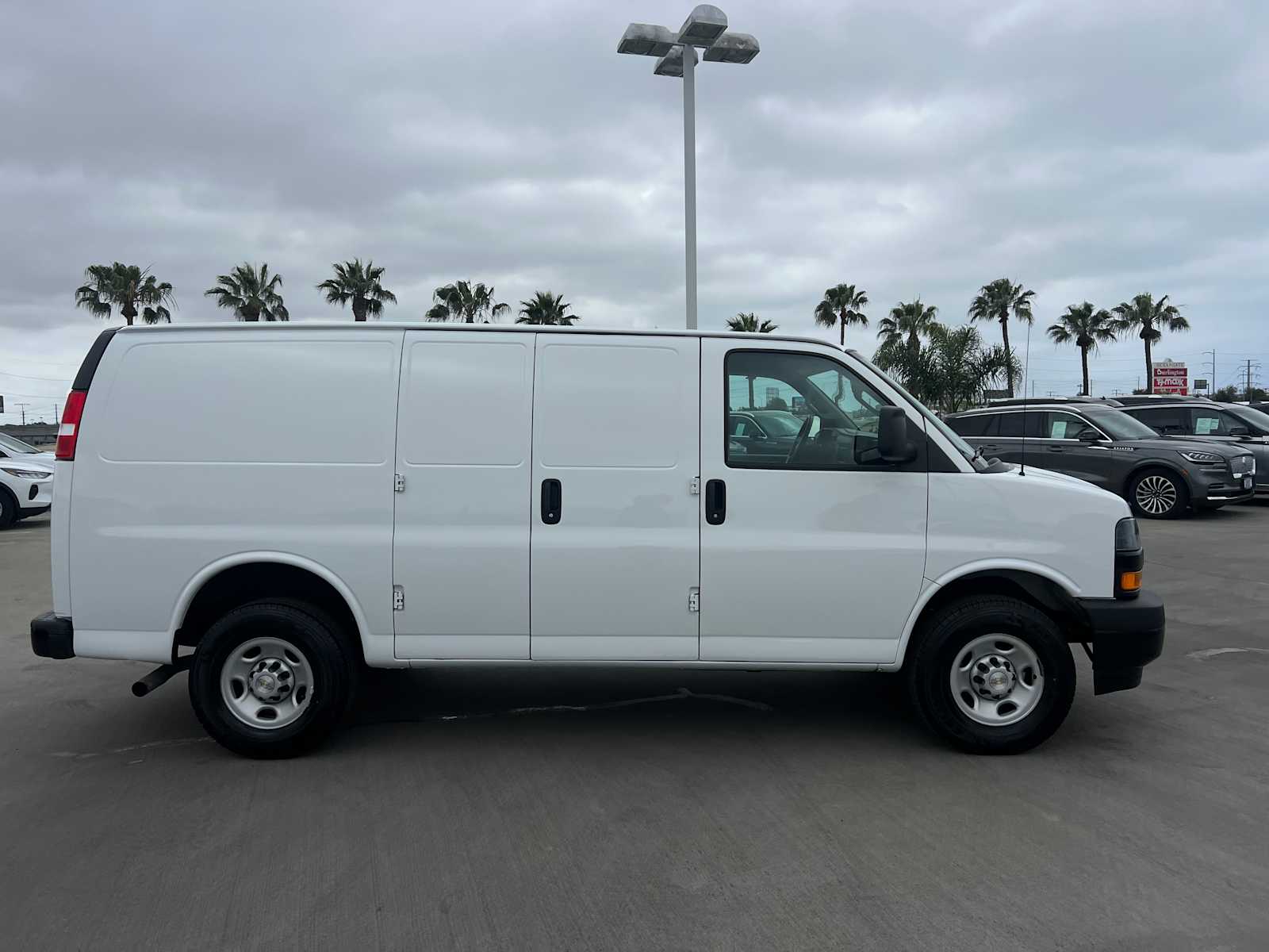 2022 Chevrolet Express 