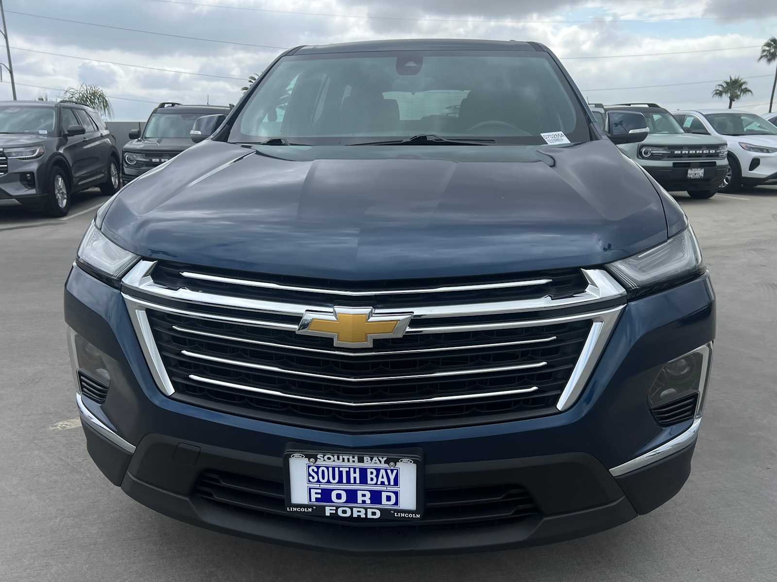 2023 Chevrolet Traverse LT Cloth