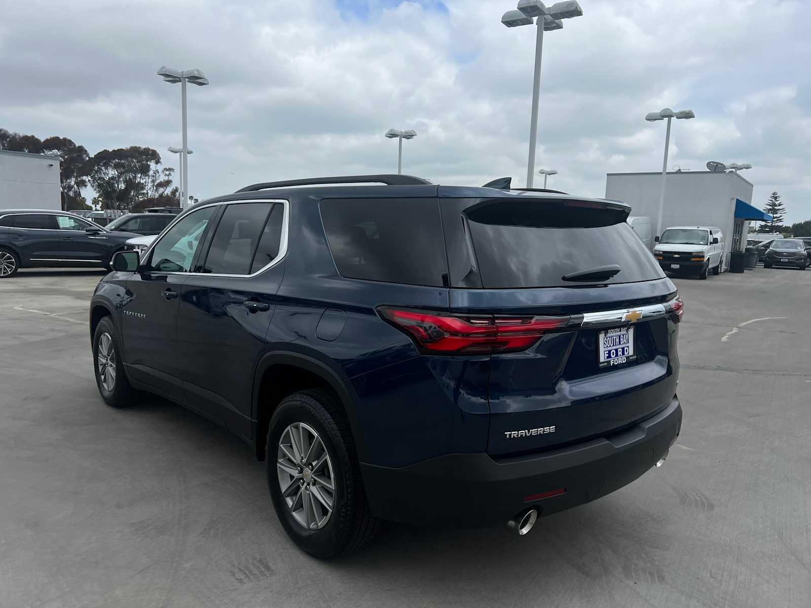 2023 Chevrolet Traverse LT Cloth