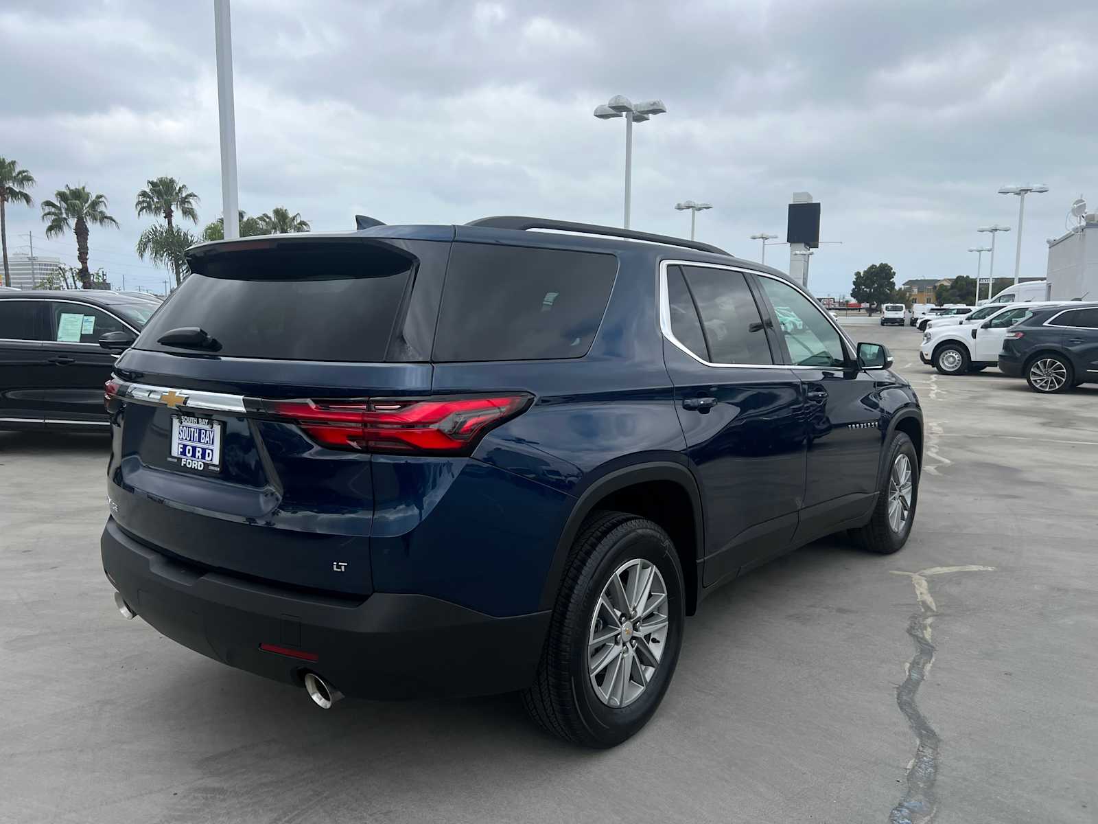 2023 Chevrolet Traverse LT Cloth