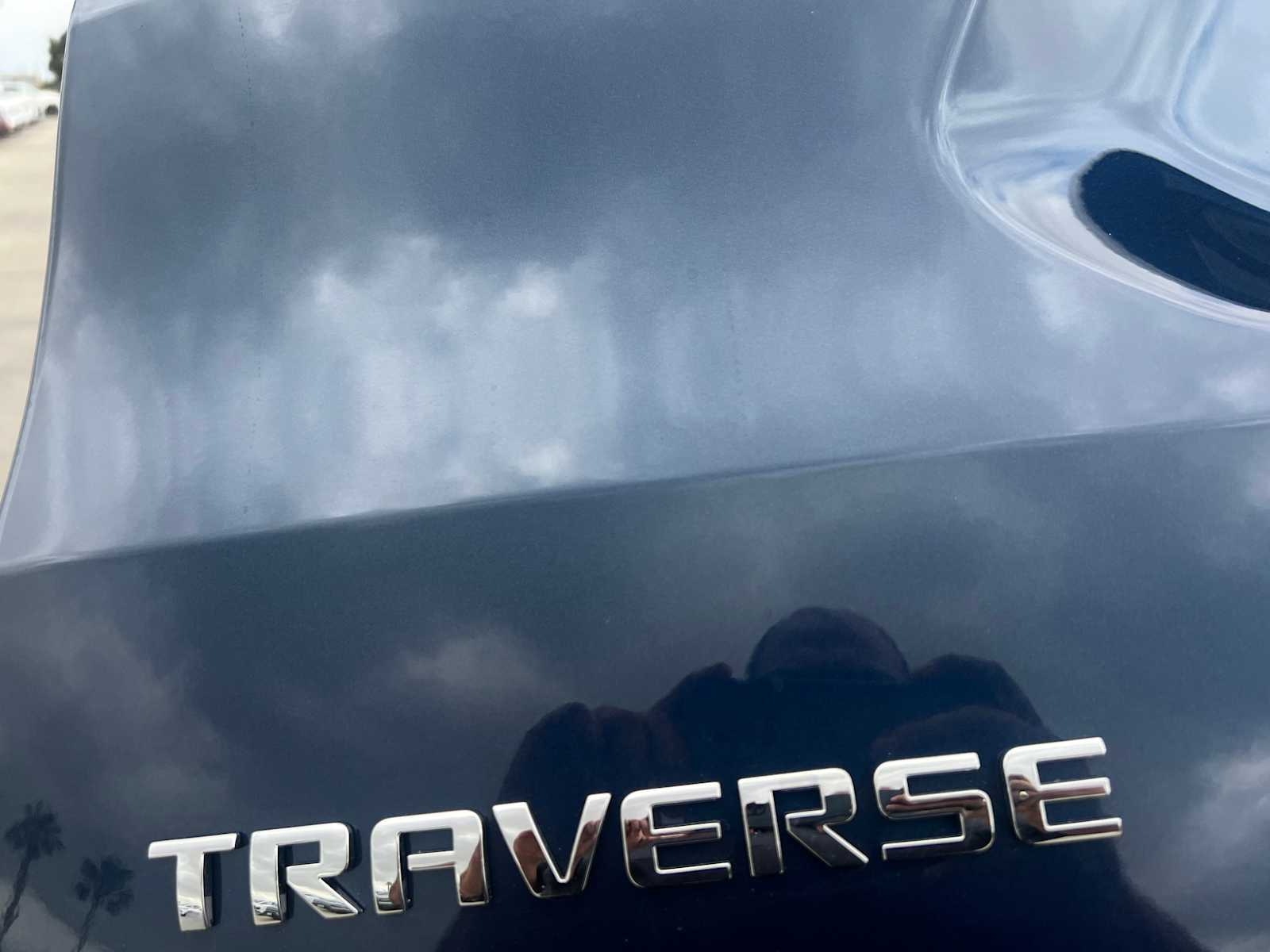 2023 Chevrolet Traverse LT Cloth