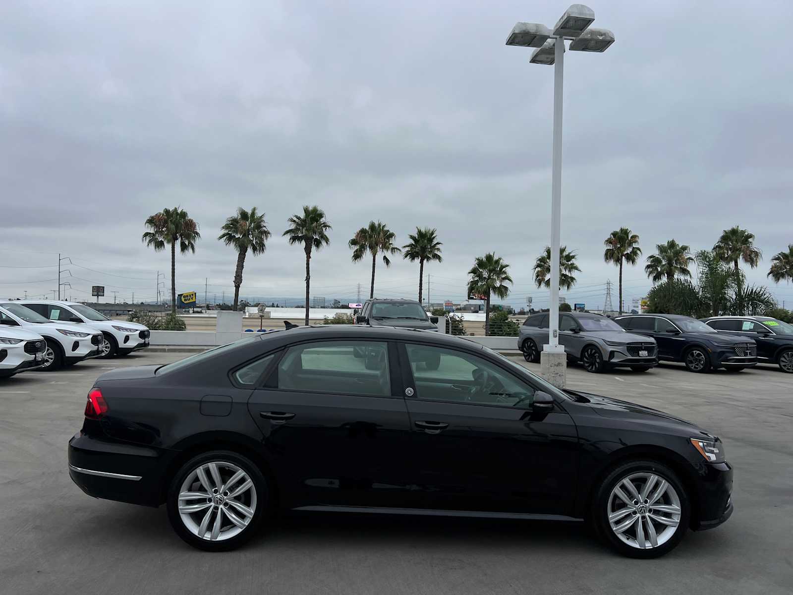 2019 Volkswagen Passat 2.0T Wolfsburg Edition