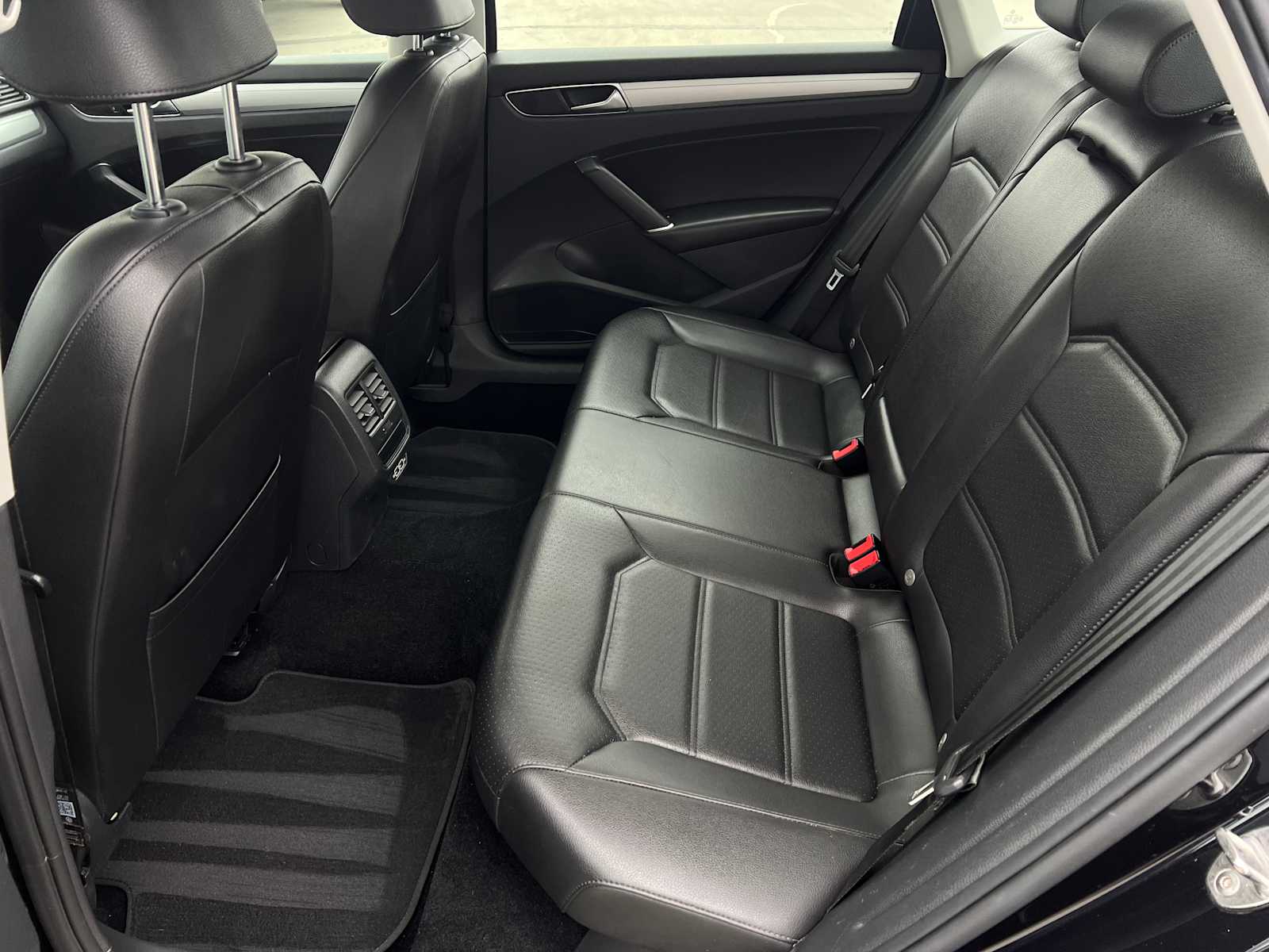 2019 Volkswagen Passat 2.0T Wolfsburg Edition