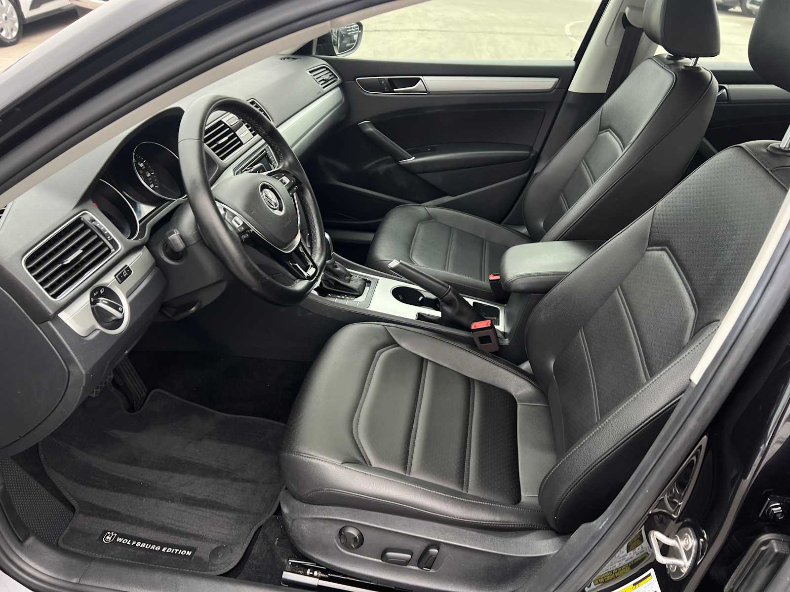 2019 Volkswagen Passat 2.0T Wolfsburg Edition