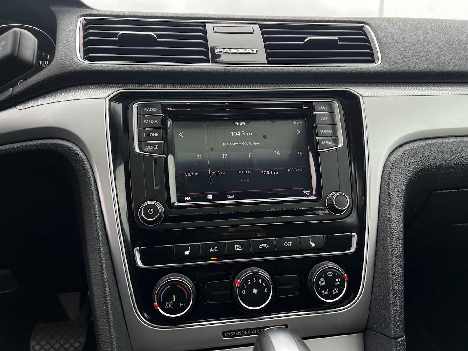 2019 Volkswagen Passat 2.0T Wolfsburg Edition