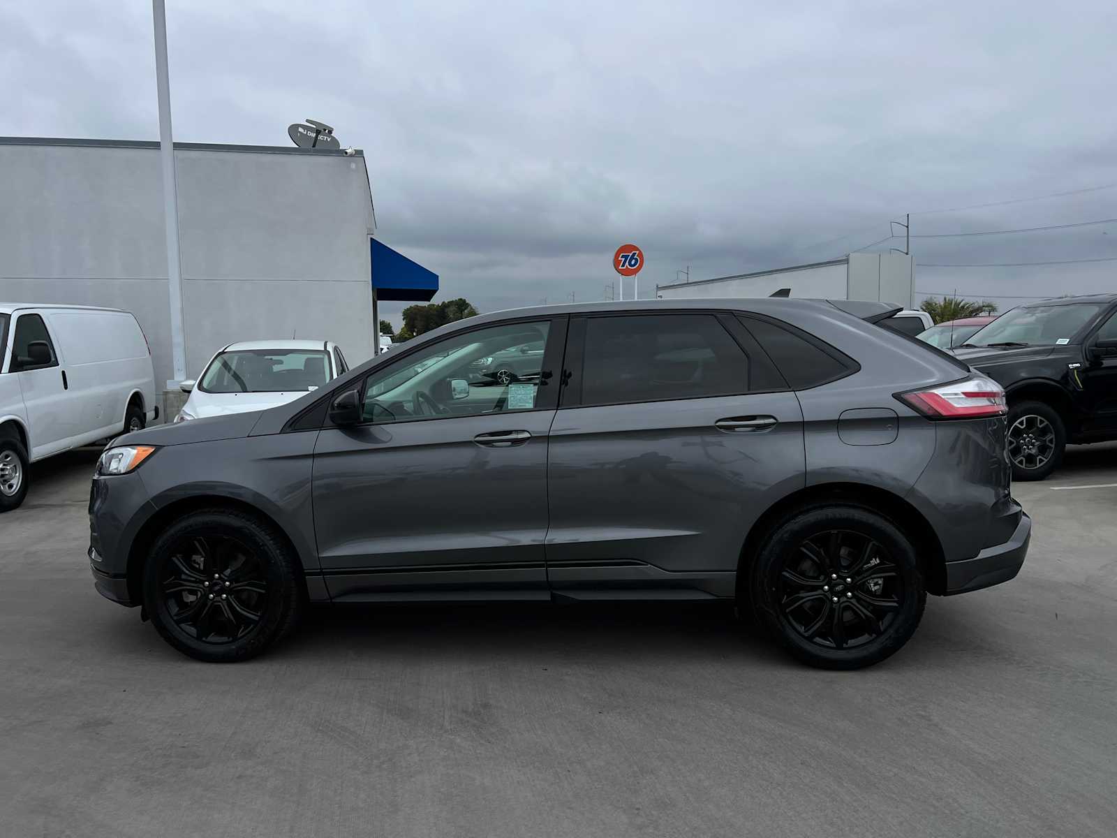 2022 Ford Edge SE
