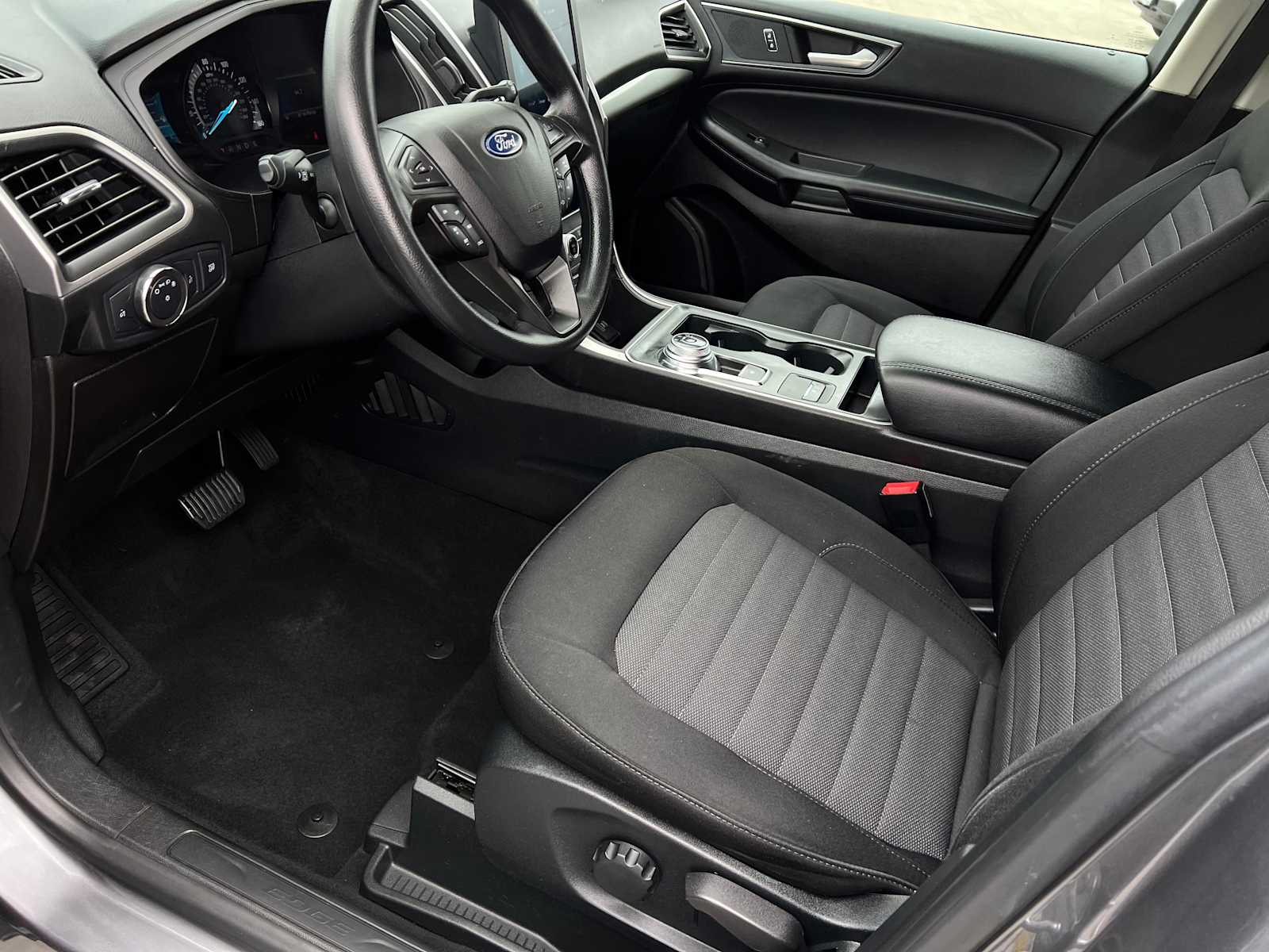 2022 Ford Edge SE