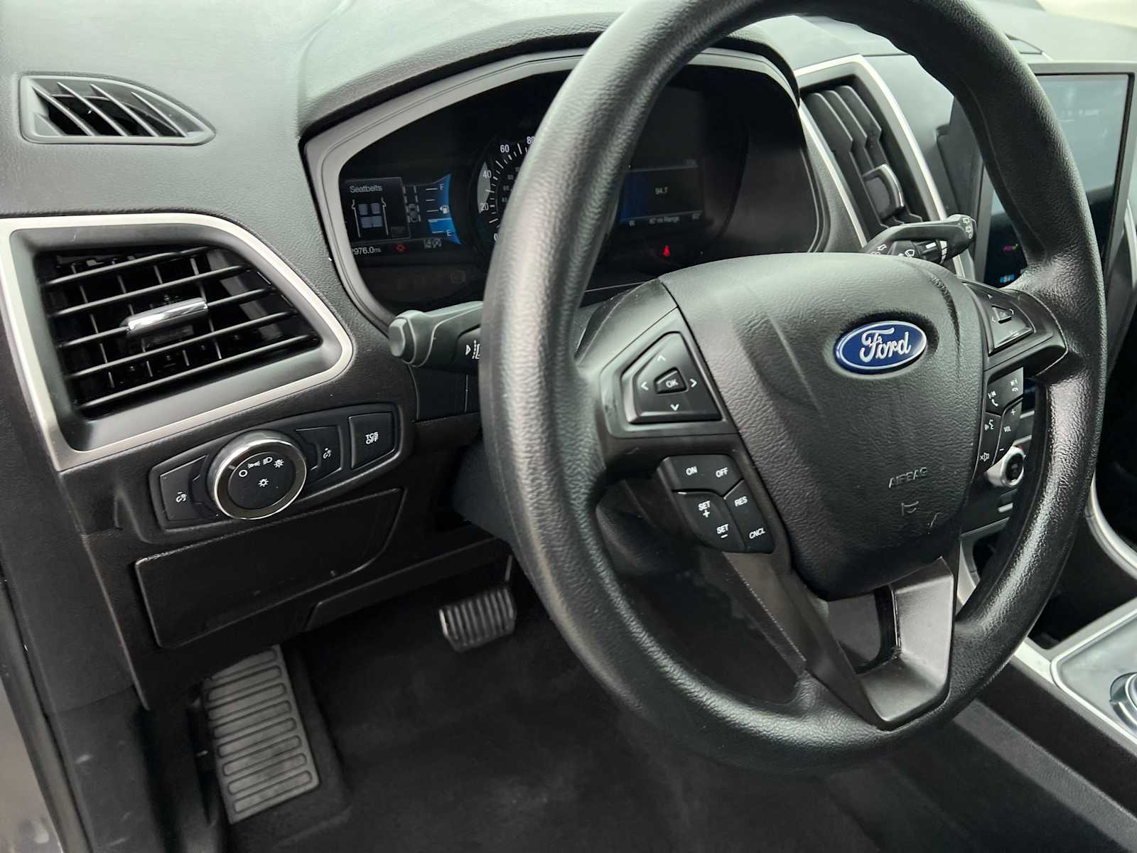 2022 Ford Edge SE