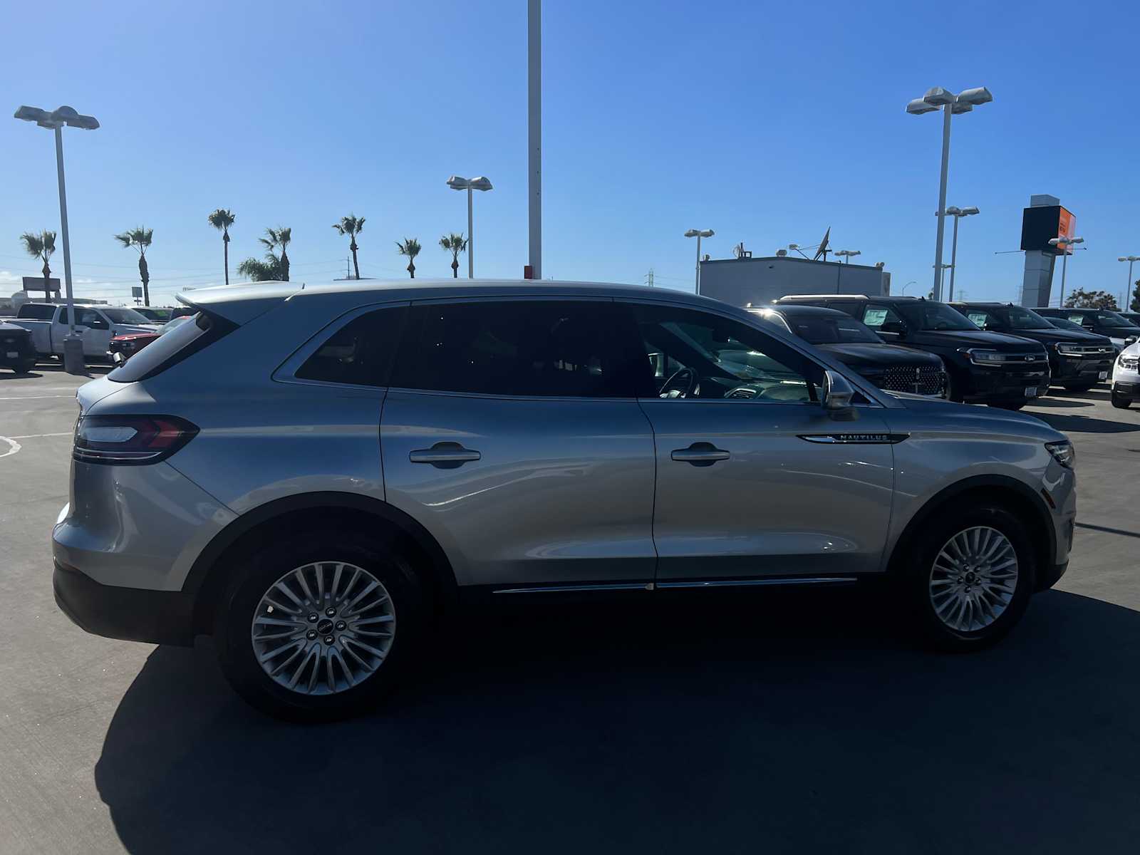 2020 Lincoln Nautilus Standard