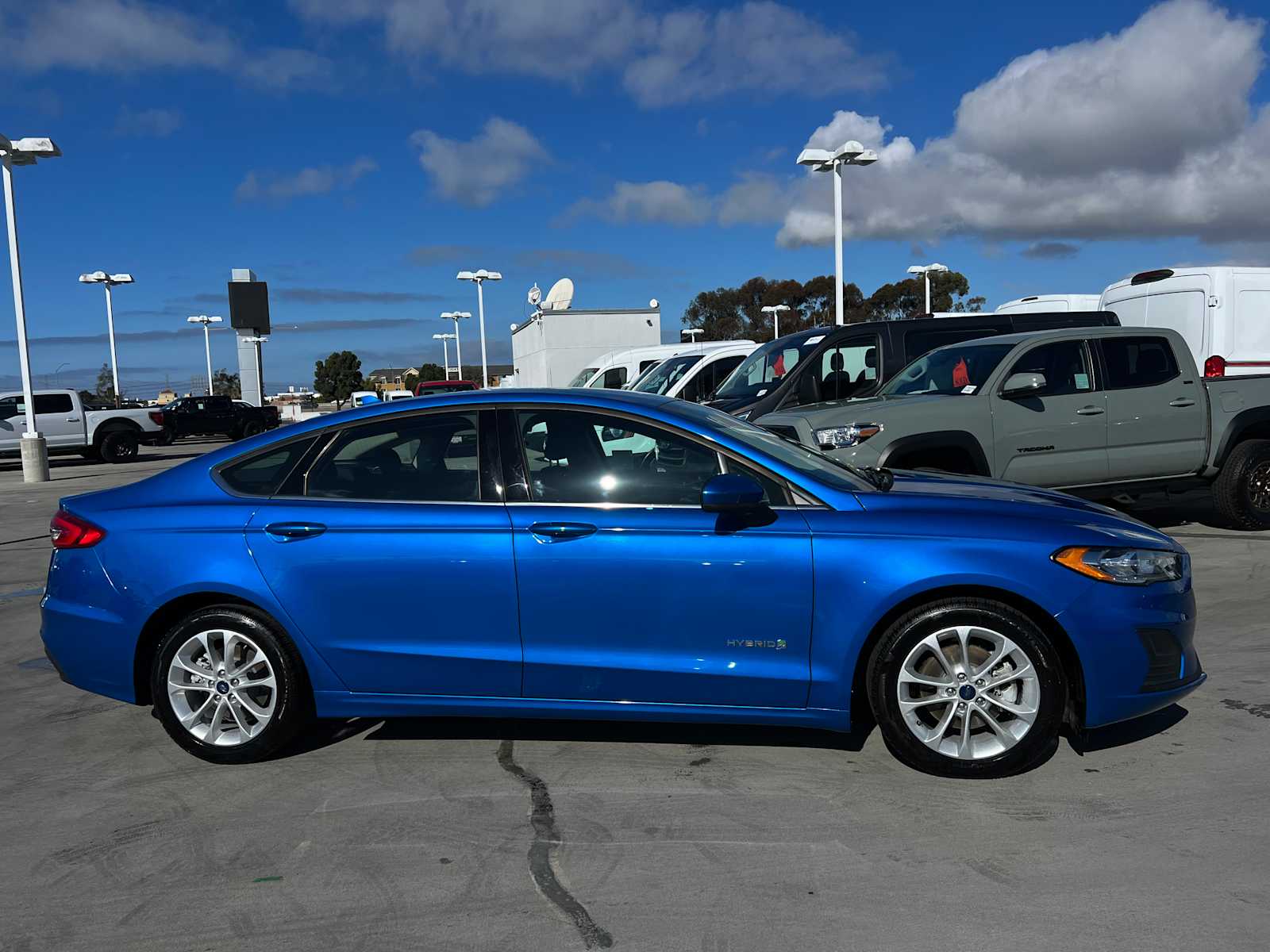 2019 Ford Fusion Hybrid SE photo 6