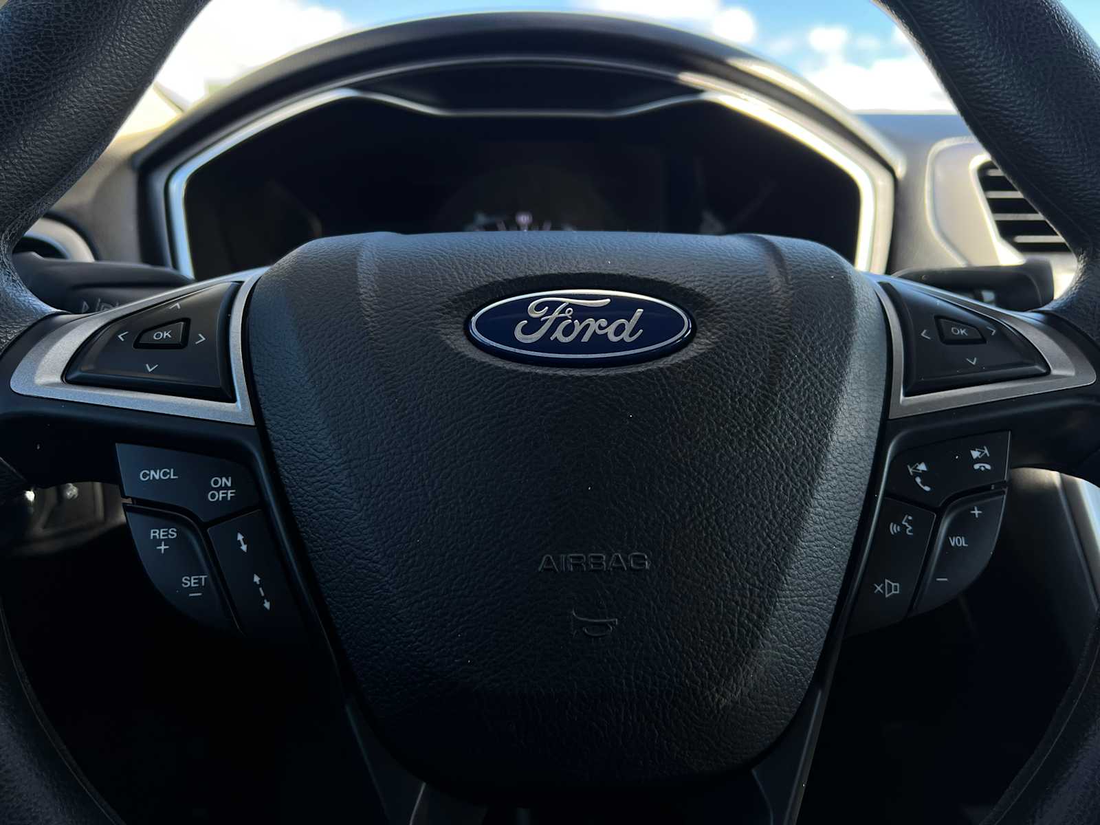 2019 Ford Fusion Hybrid SE photo 13