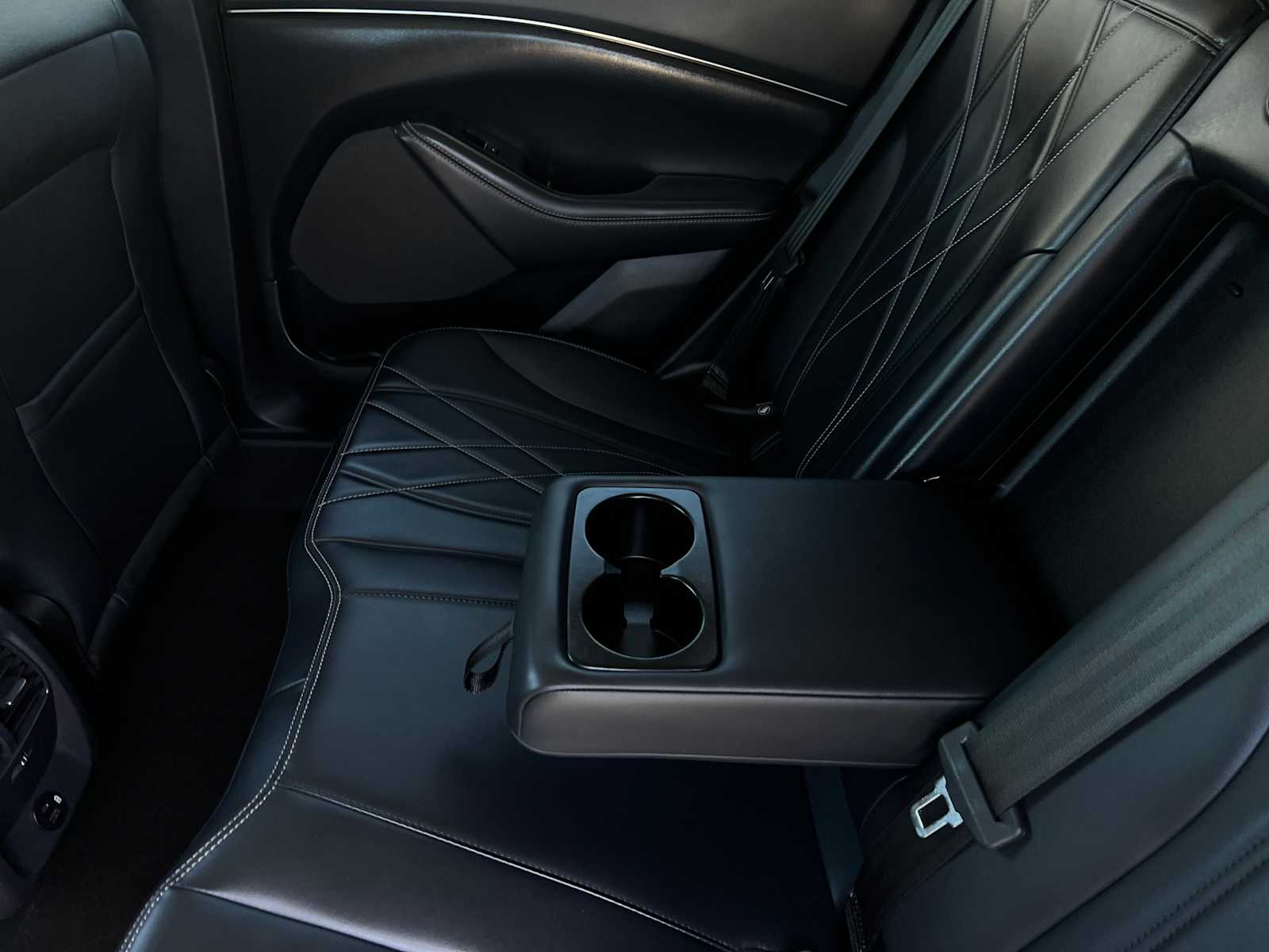2022 Ford Mustang Mach-E Select