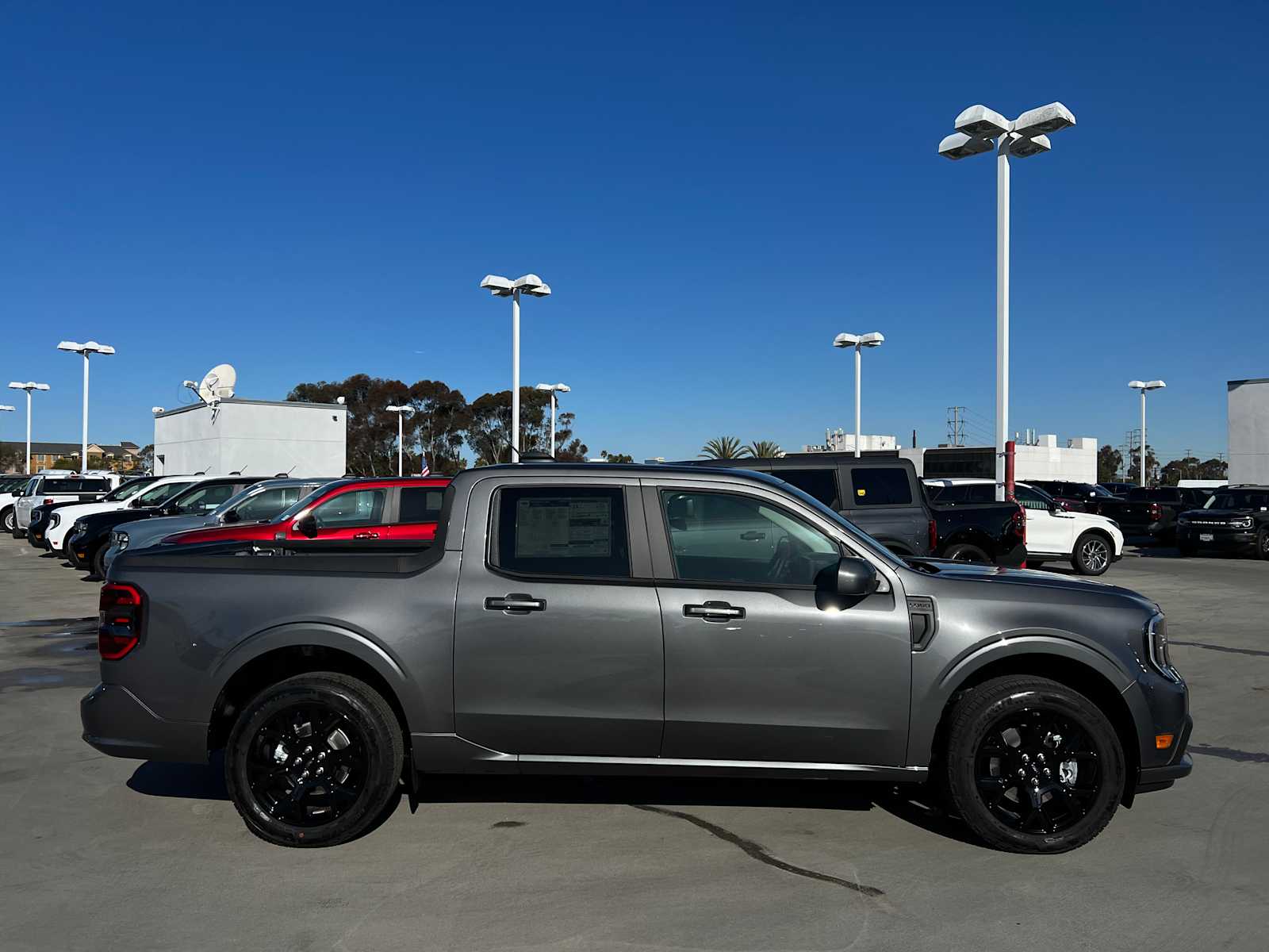 2025 Ford Maverick Lobo Standard