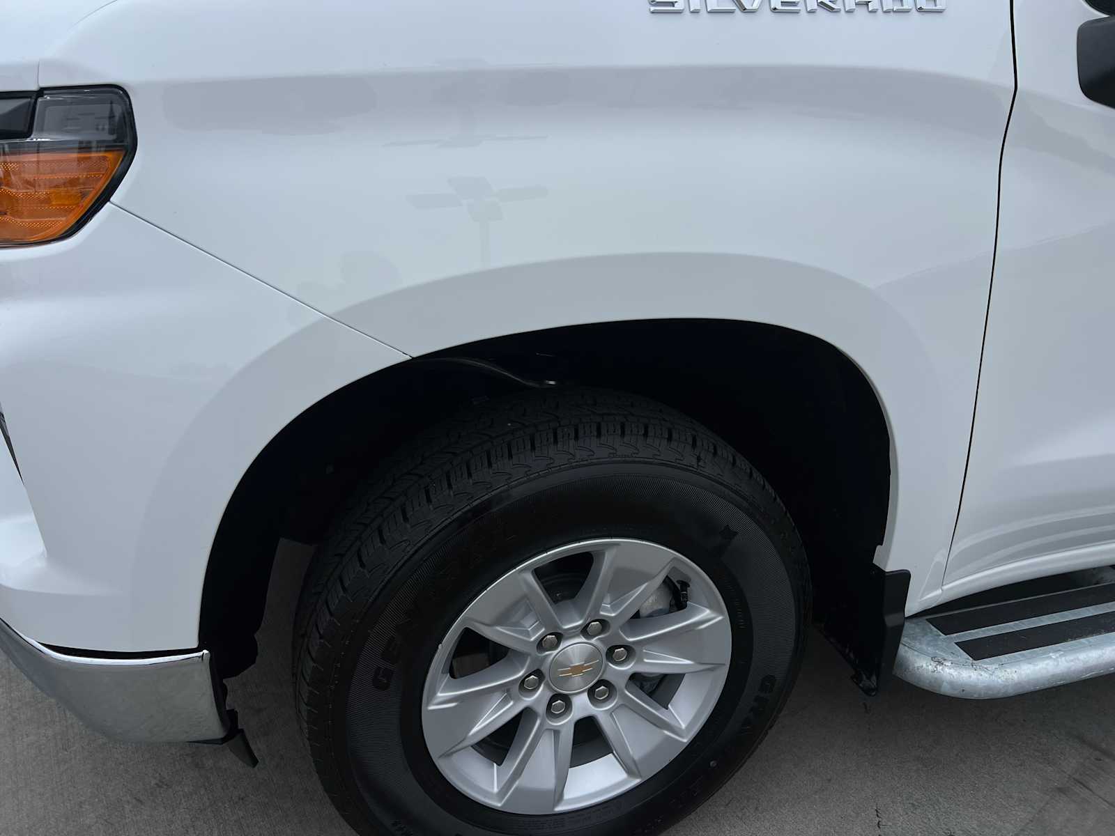 2024 Chevrolet Silverado 1500 Work Truck photo 3