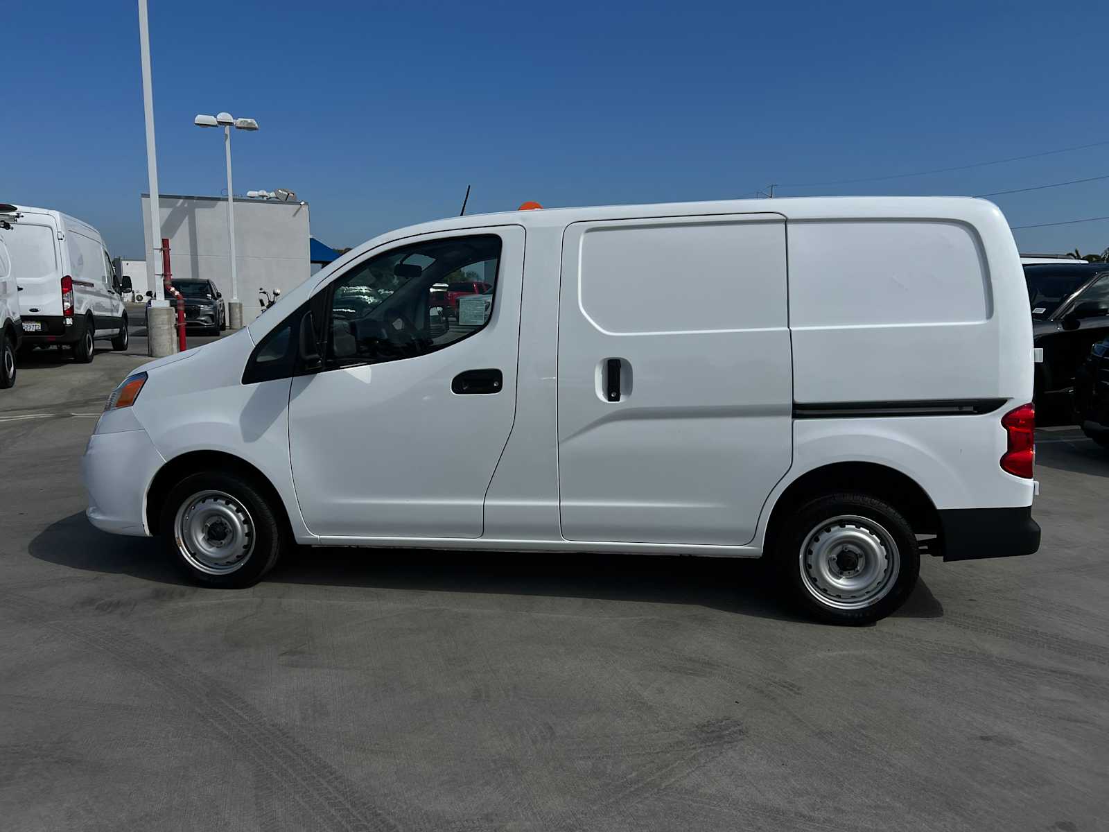 2021 Nissan NV200 S photo 2