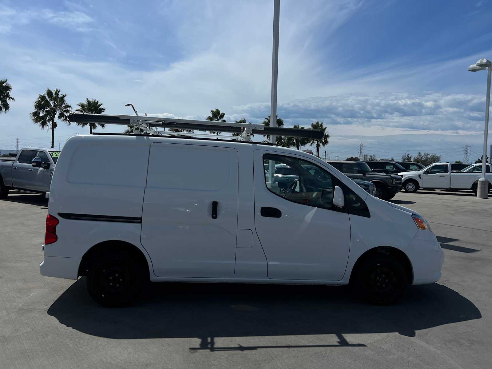 2019 Nissan NV200 SV photo 7