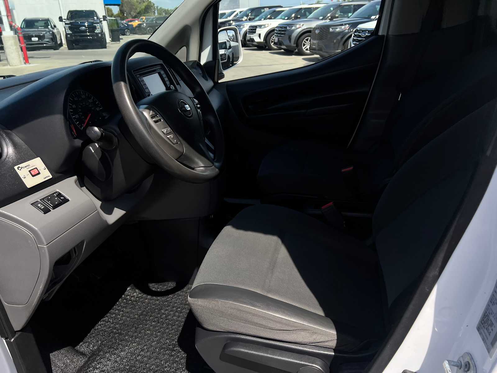 2019 Nissan NV200 SV photo 10