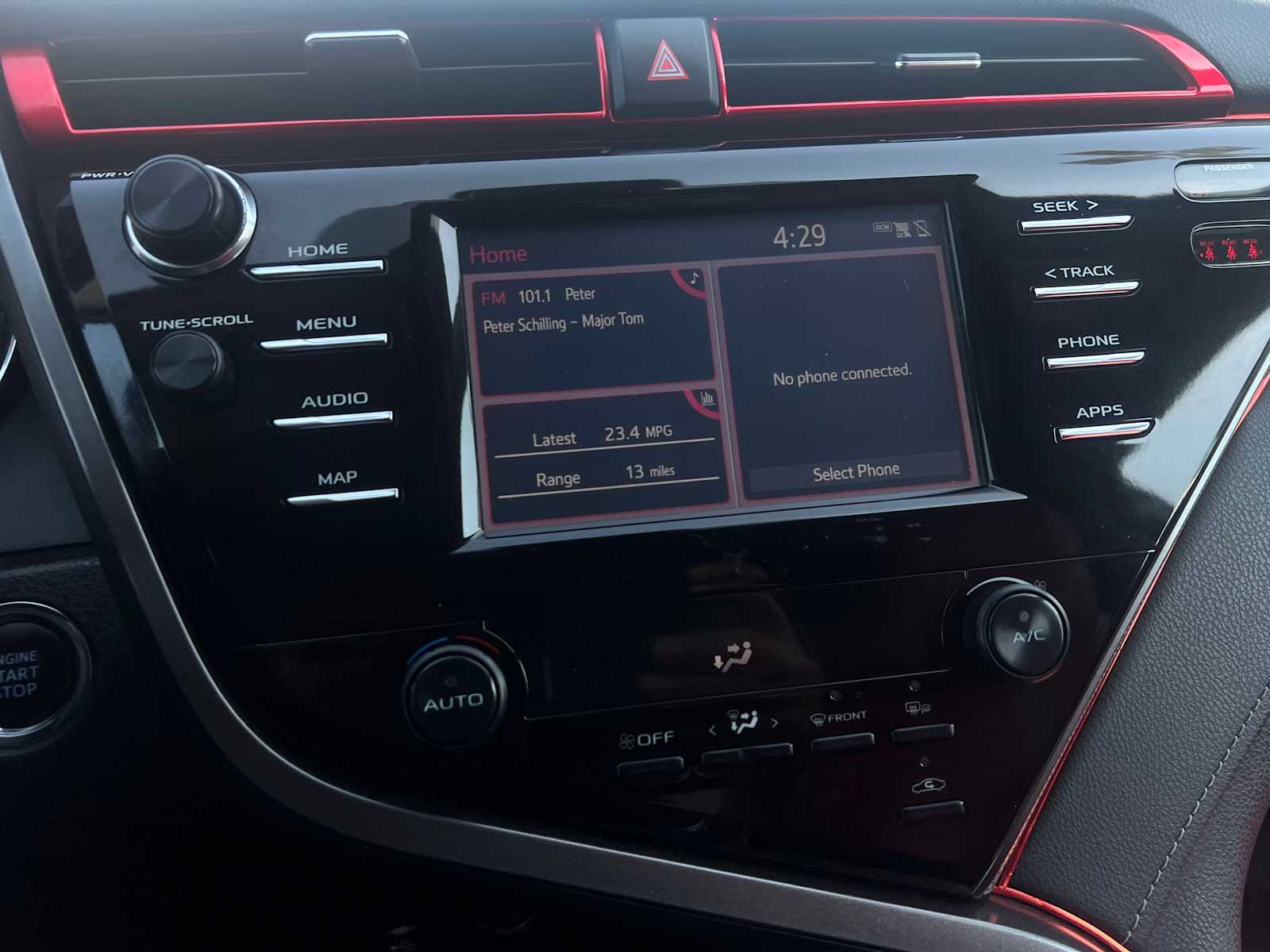 2019 Toyota Camry SE