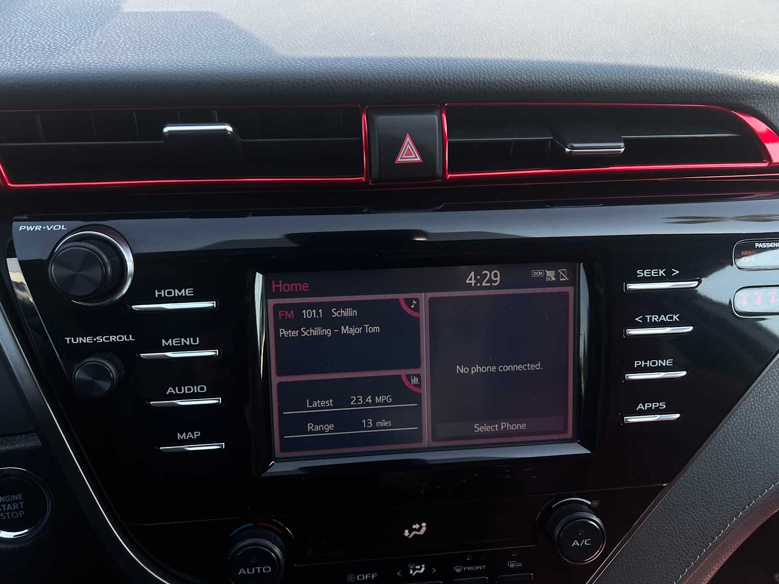 2019 Toyota Camry SE