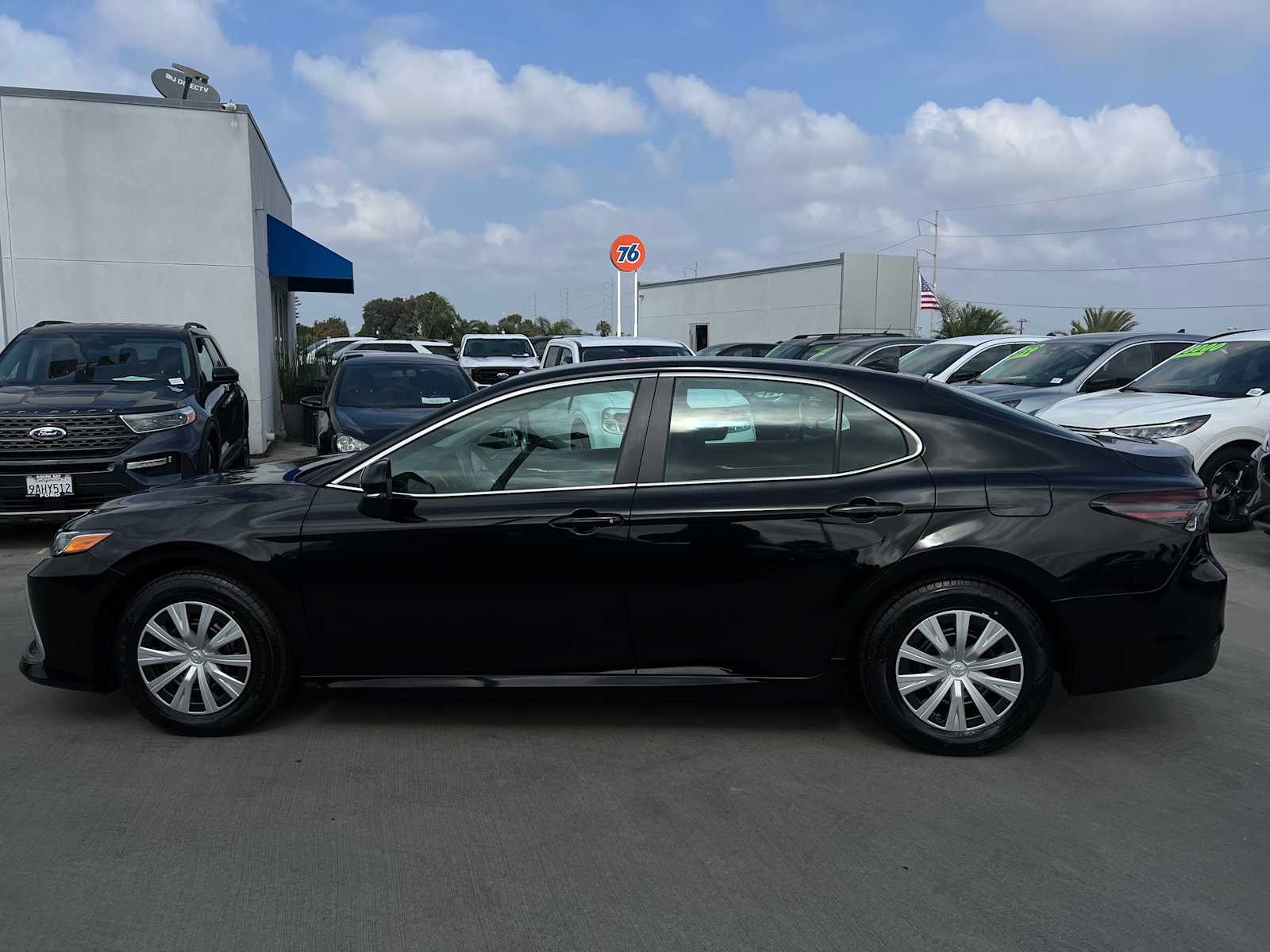 2022 Toyota Camry Hybrid LE