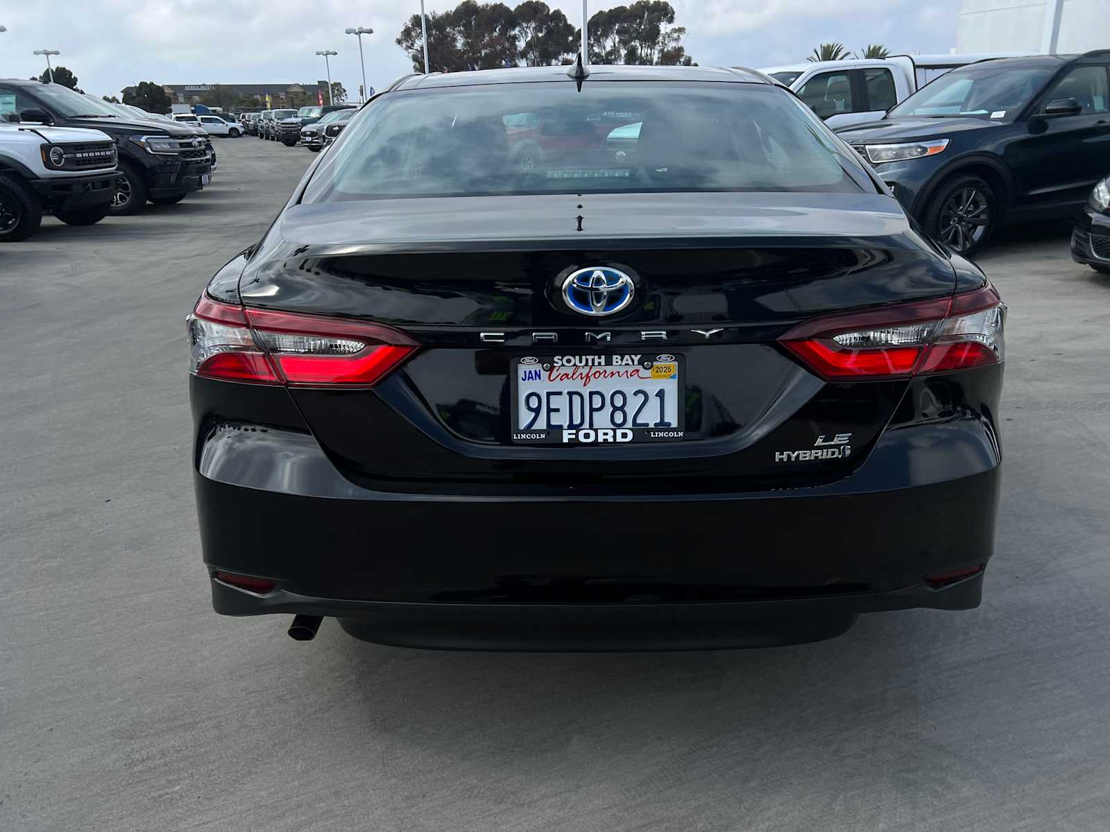 2022 Toyota Camry Hybrid LE