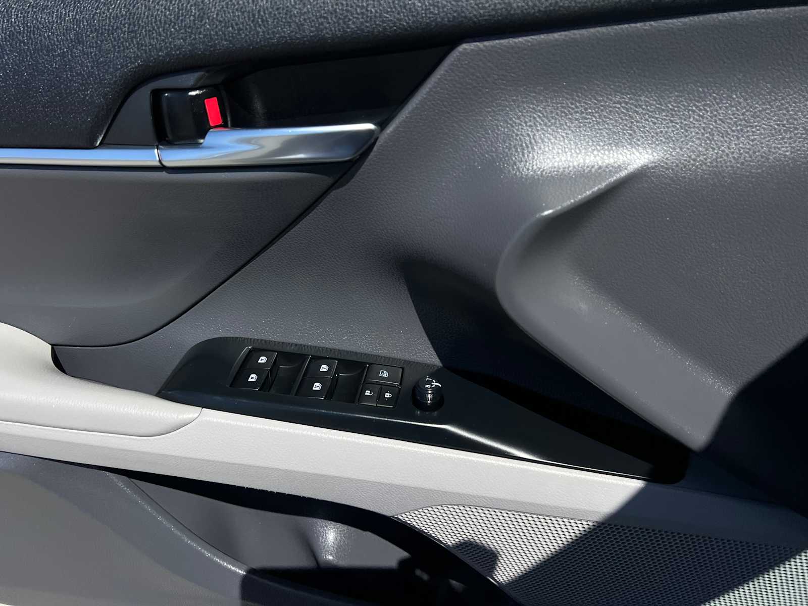 2020 Toyota Camry Hybrid LE