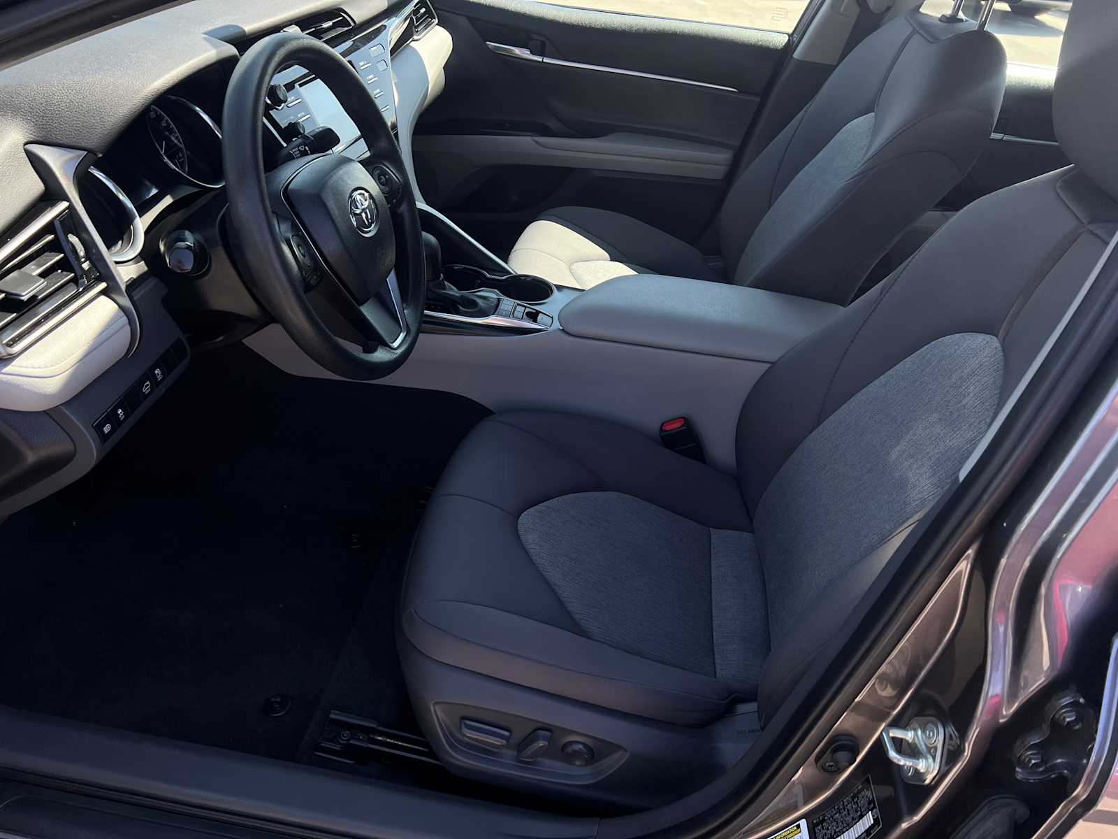 2020 Toyota Camry Hybrid LE