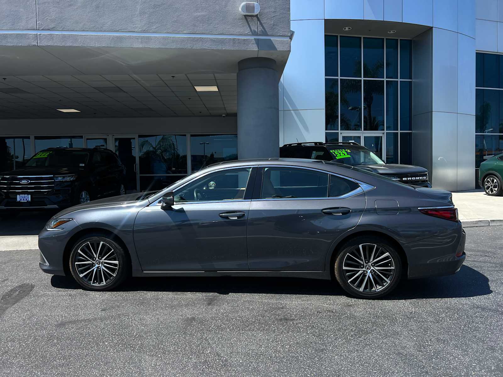 2023 Lexus ES 
