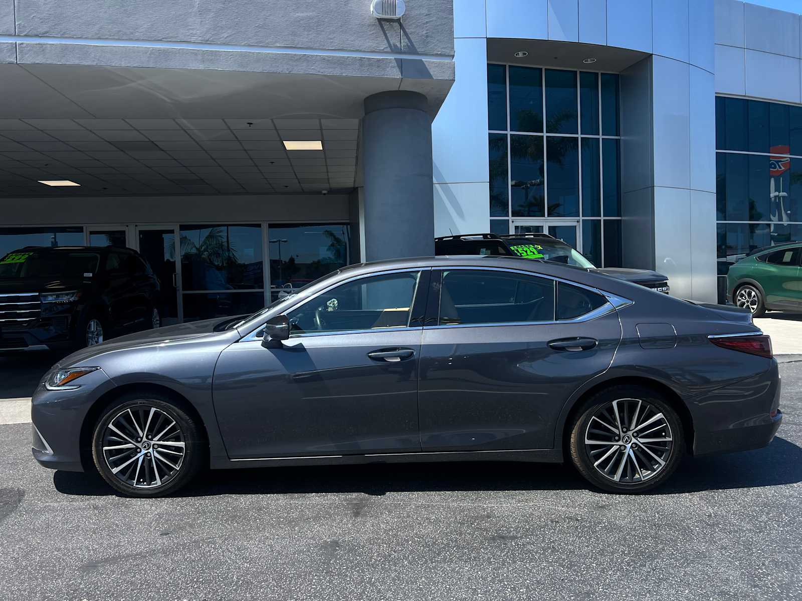 2023 Lexus ES 