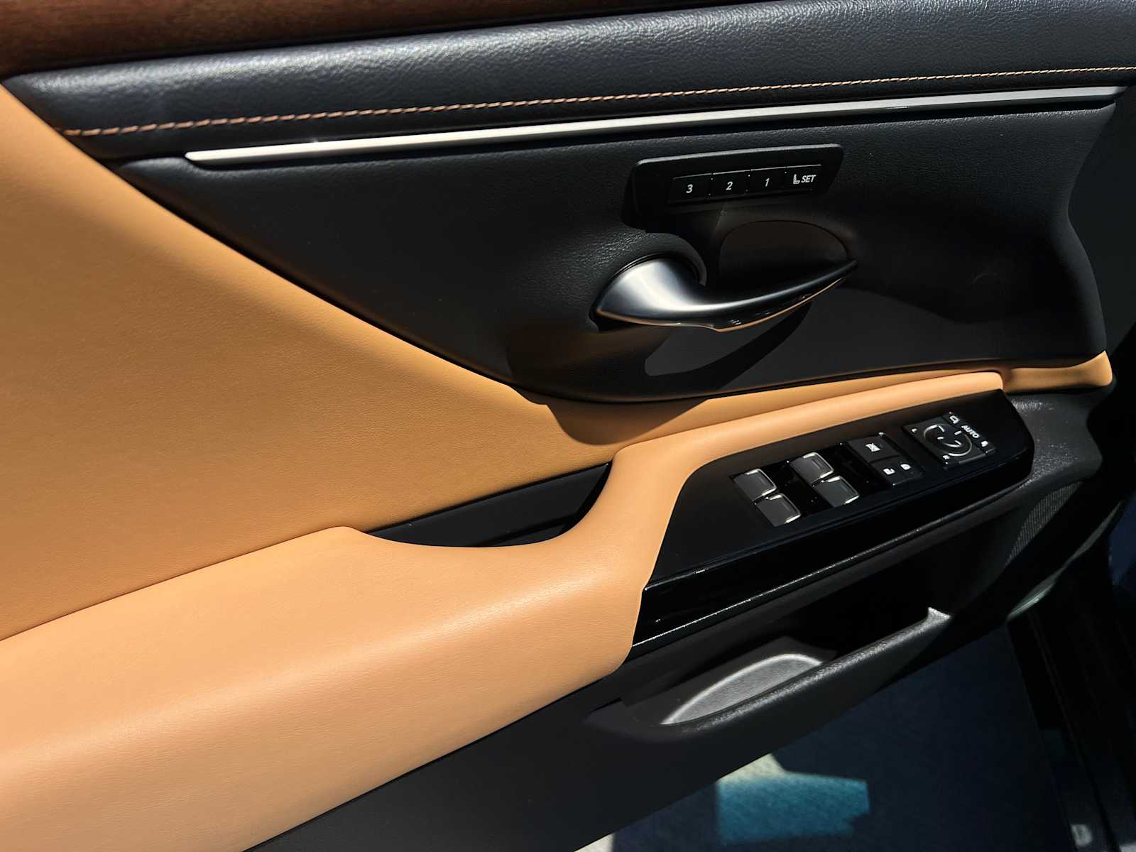 2023 Lexus ES 