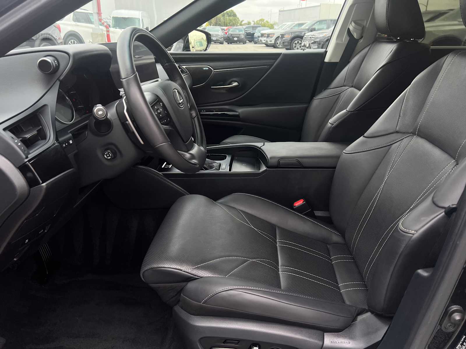 2023 Lexus ES Luxury