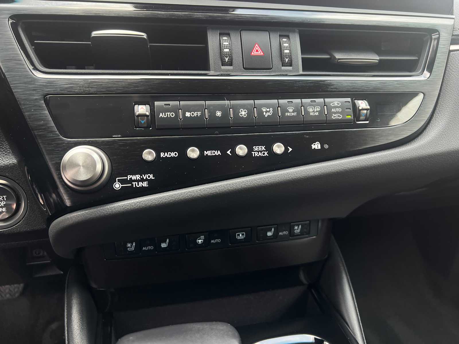 2023 Lexus ES Luxury