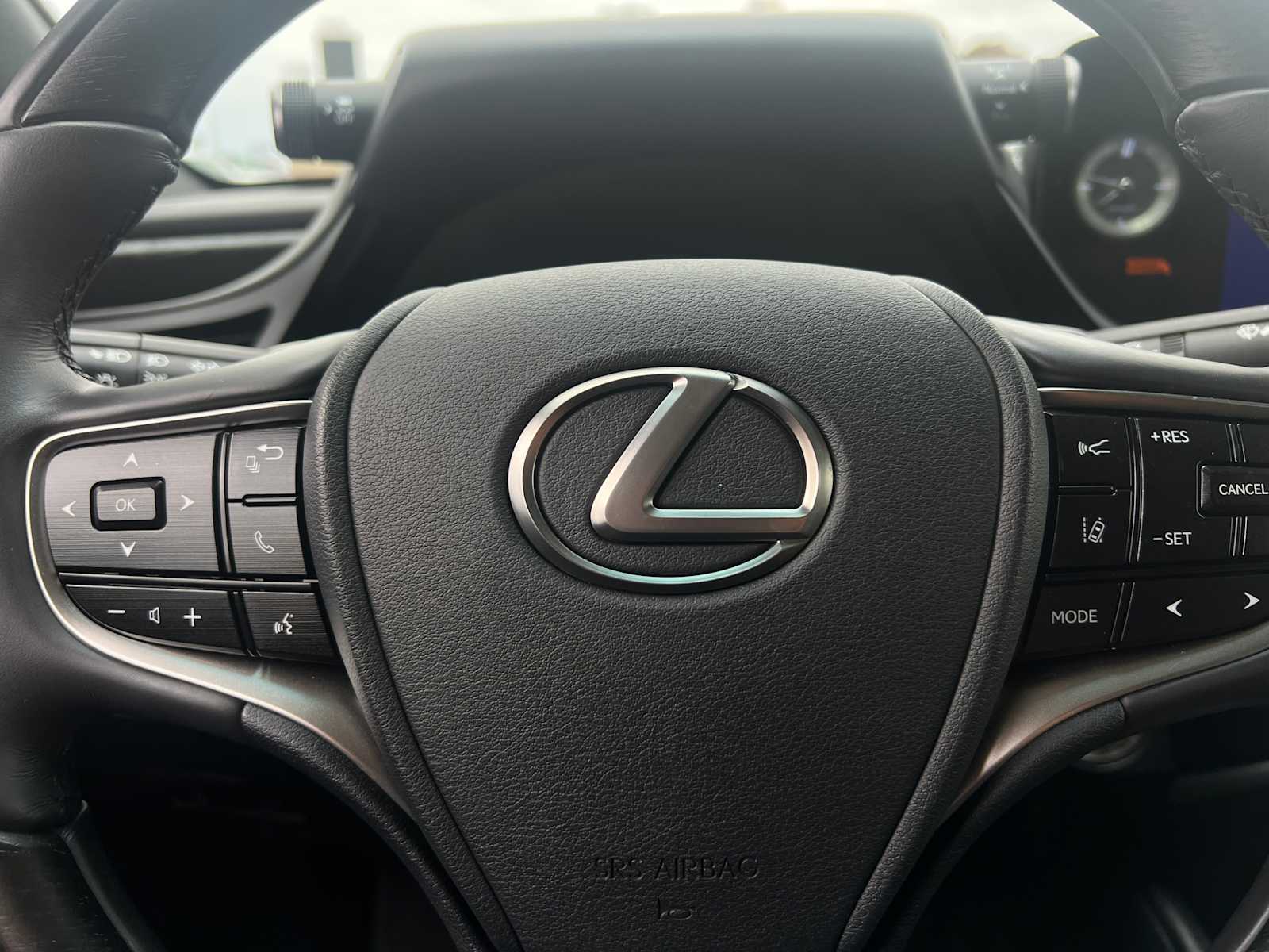 2023 Lexus ES Luxury