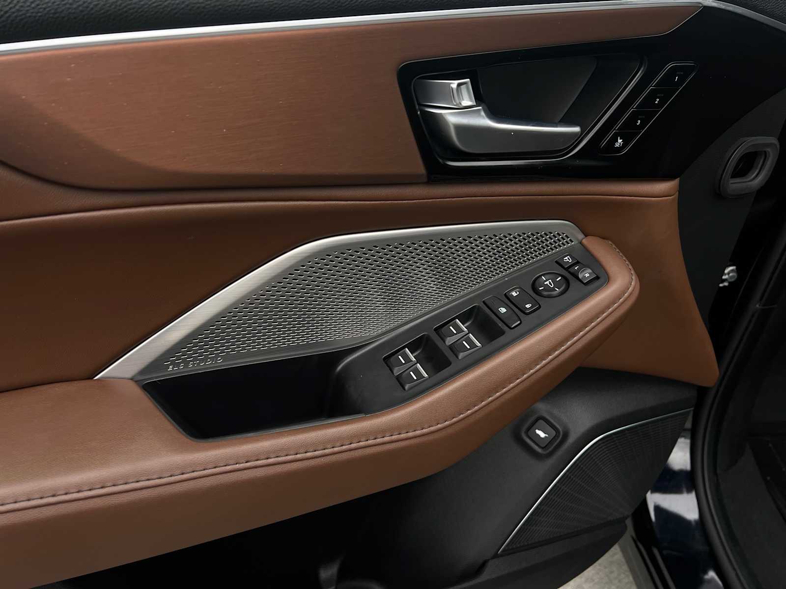 2022 Acura MDX w/Technology Package