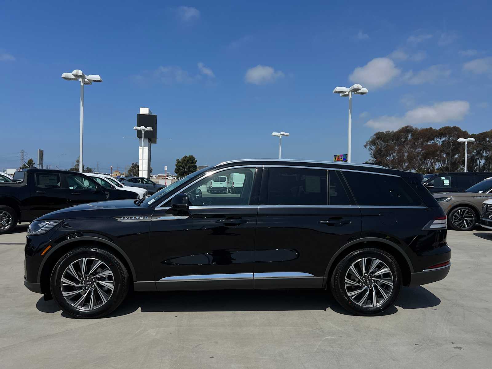 2025 Lincoln Aviator Livery