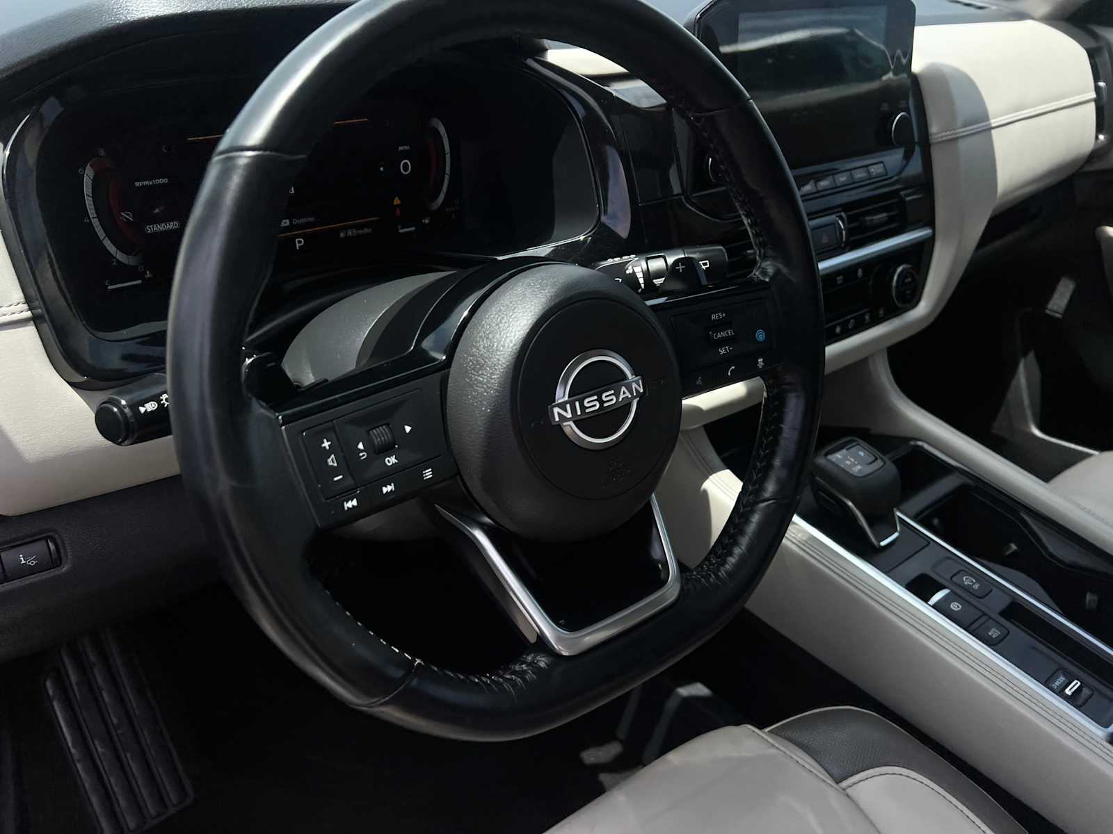 2022 Nissan Pathfinder Platinum