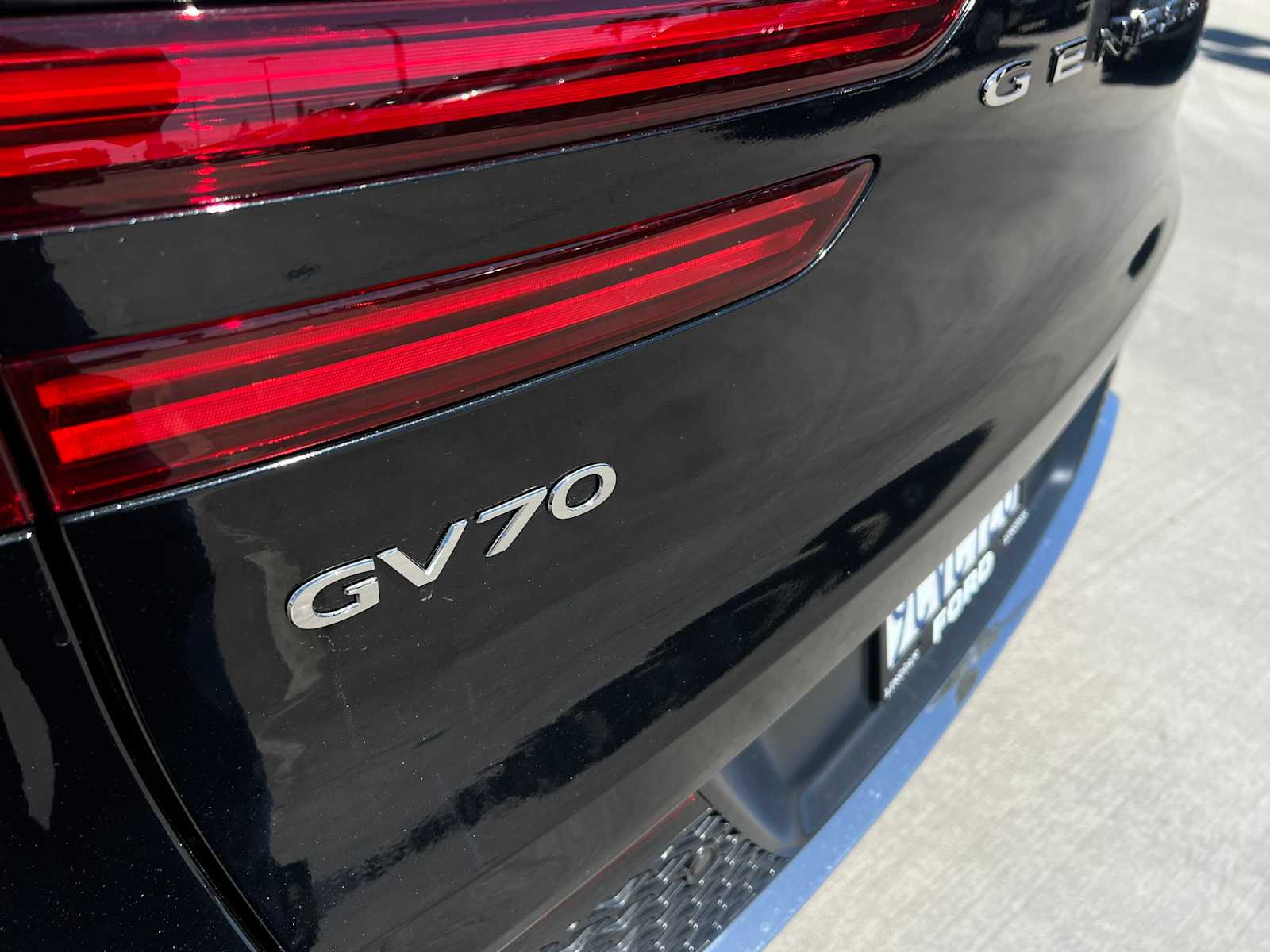 2022 Genesis GV70 2.5T
